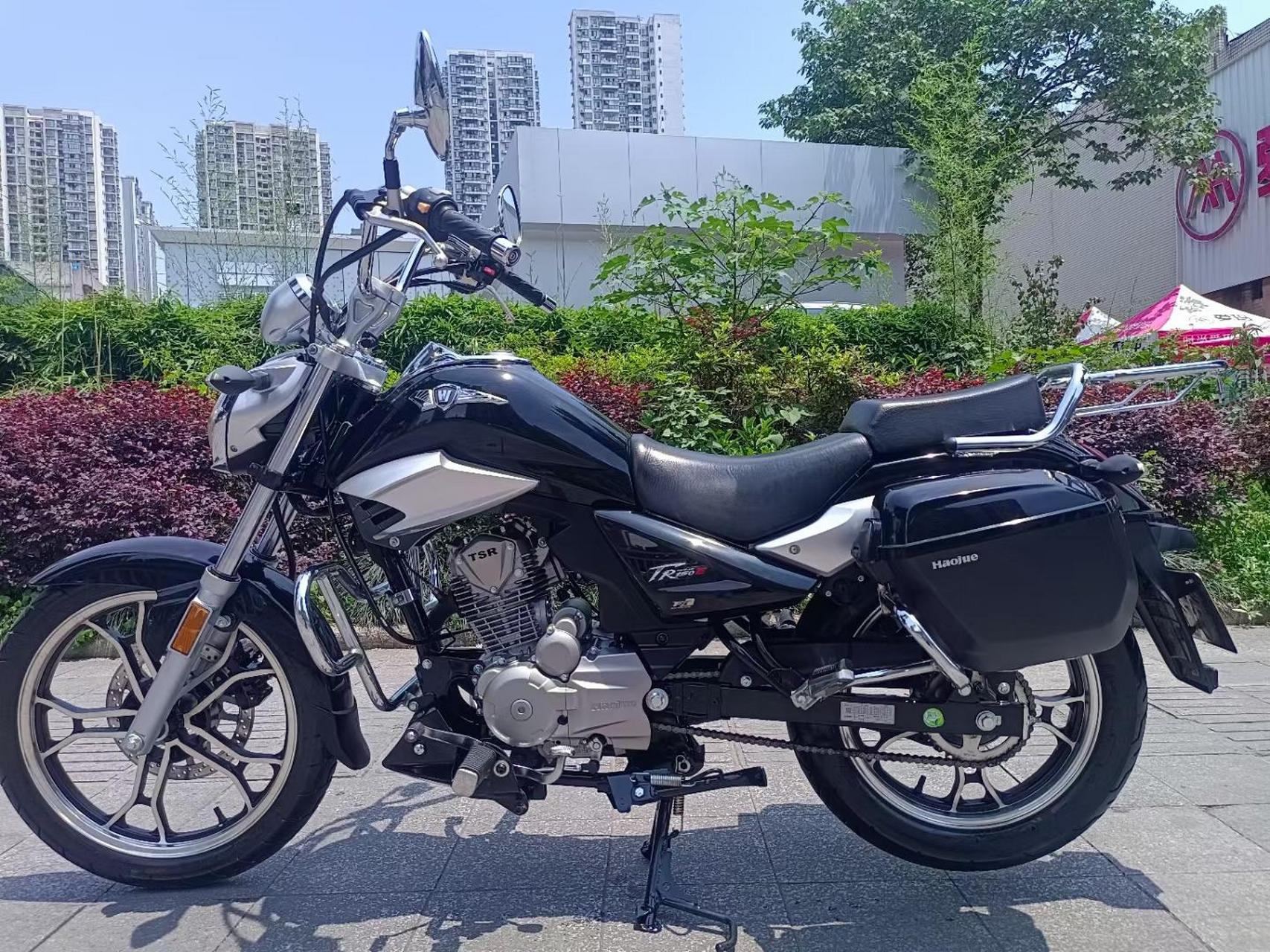 豪爵tr150太子车,22年上户,1手户,保险都有手续都有,现在才骑4千多