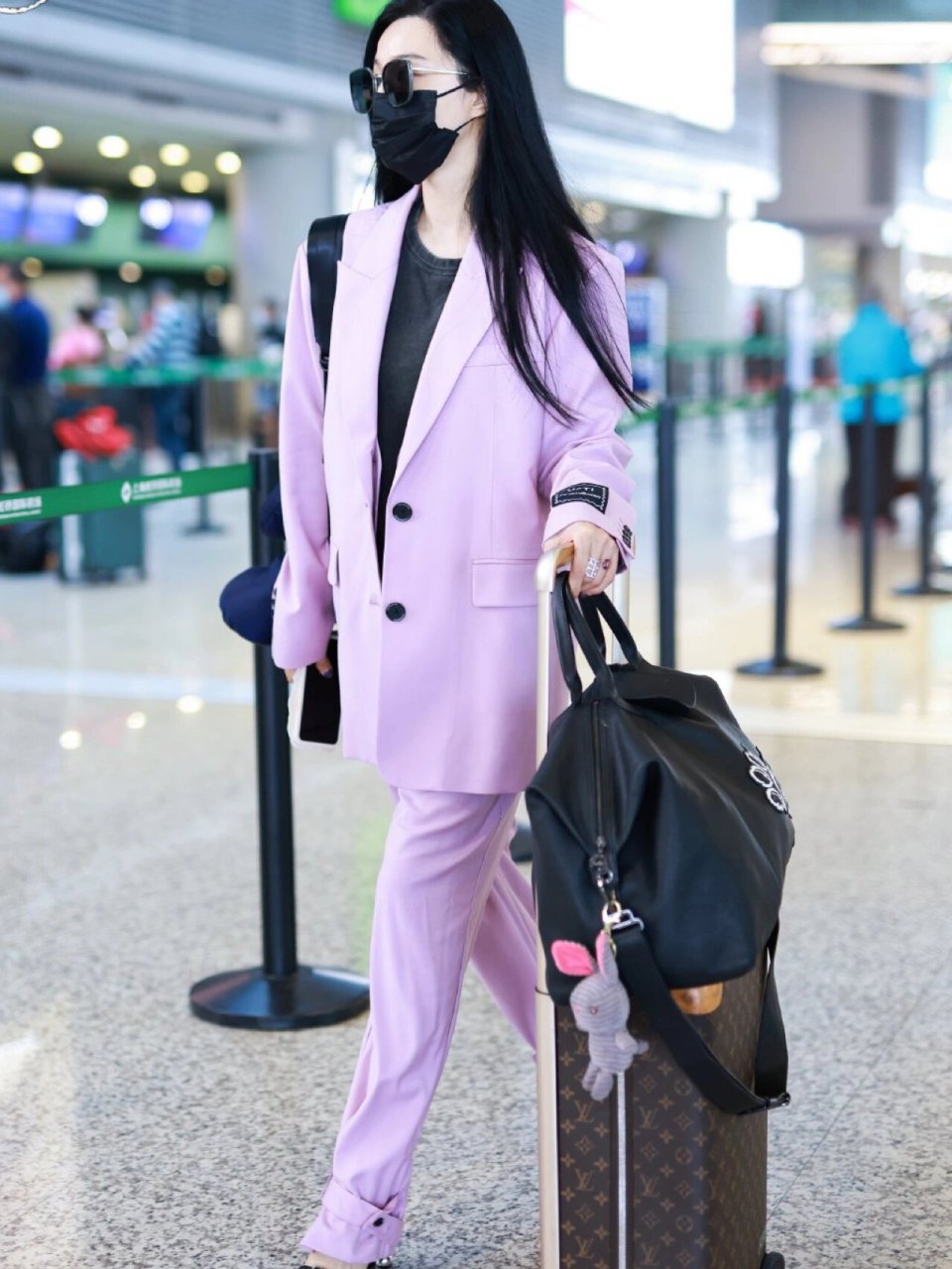 范冰冰最新机场秀 冰冰又出门啦!