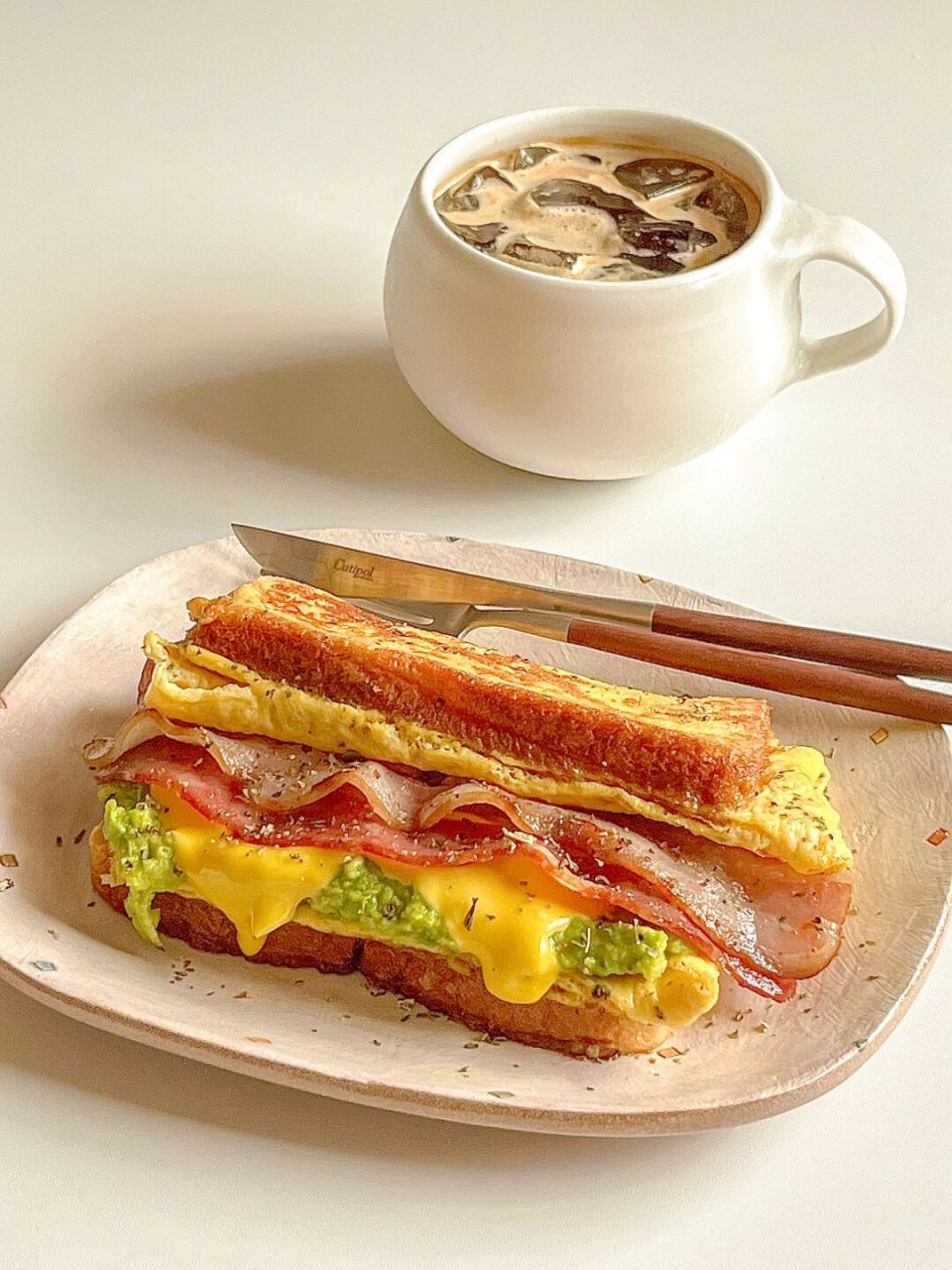 95一周早餐不重样,分享四款巨好吃的吐司三明治 ① 火腿芝士蟹柳滑