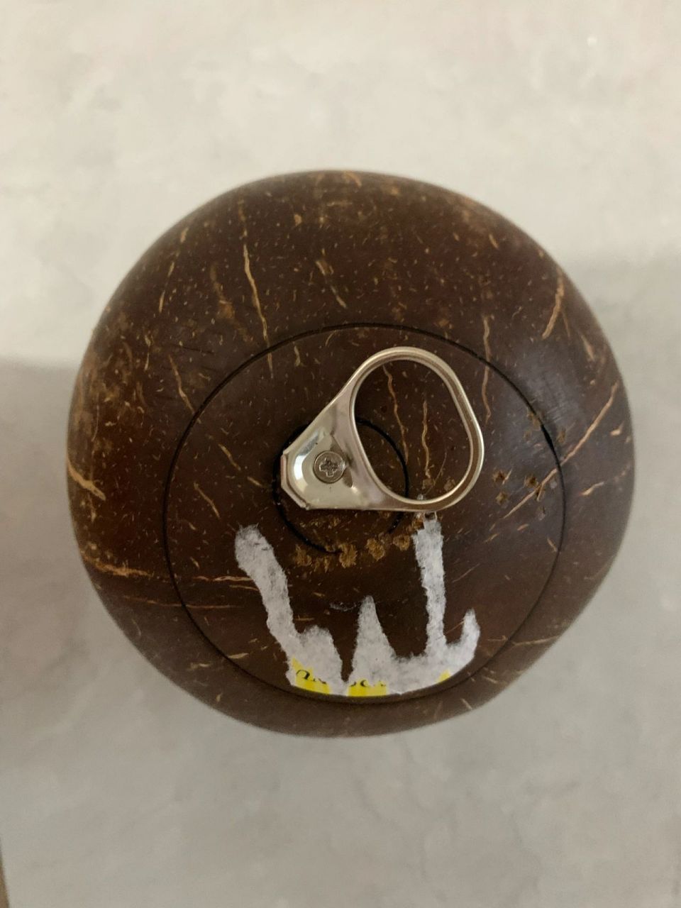 拉环椰子的正确打开方式 这个拉环根本就拉不动,还有梅花05也打不开