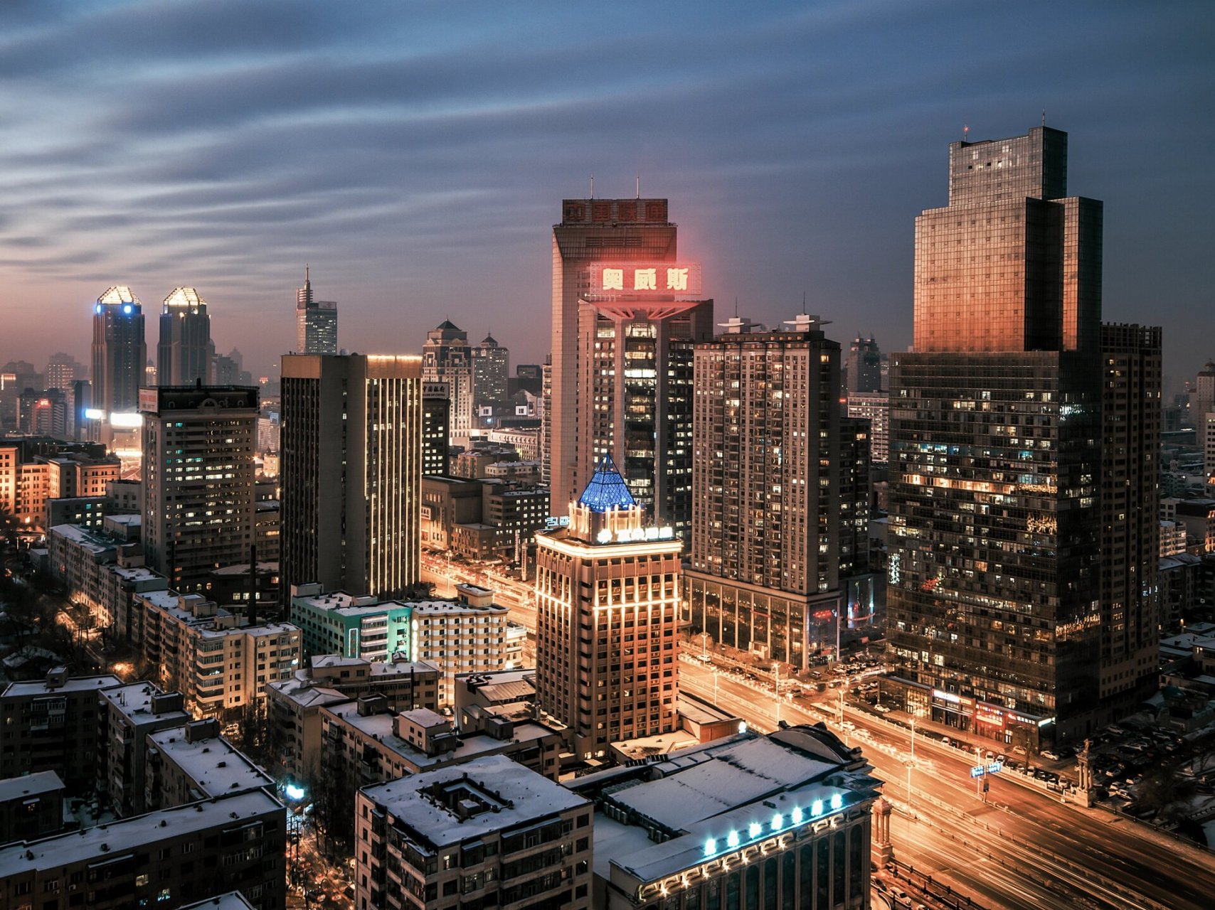 哈尔滨纯内透的夜景你见过吗 哈尔滨的冬天,四点多就天黑了,此时打工