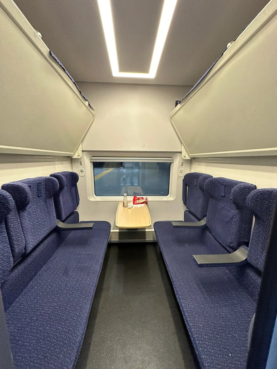08卧代二等座内部全貌