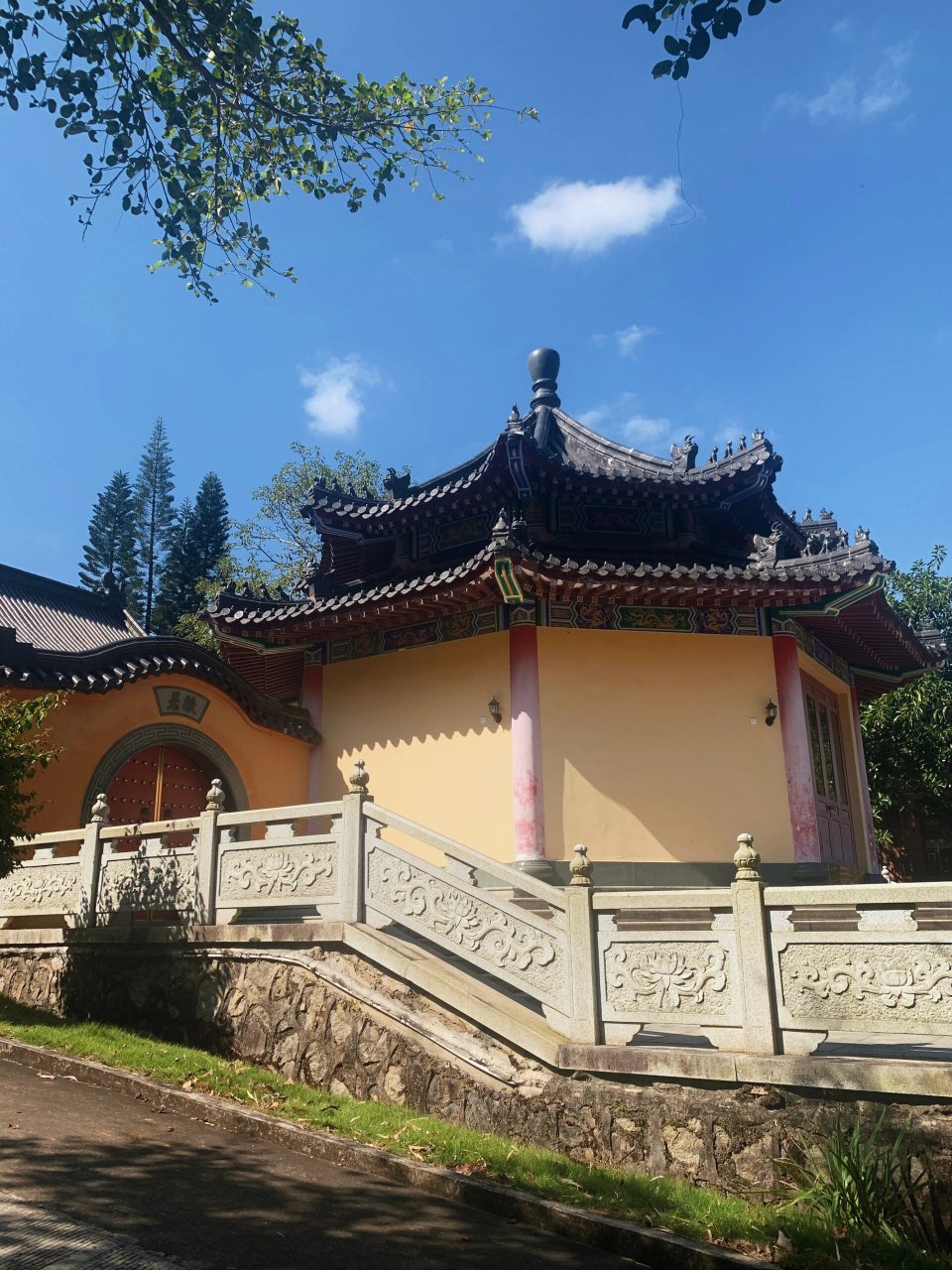 冷门小众之地|在园山风景区探寻神秘塔林   深圳市园山风景区位于深圳