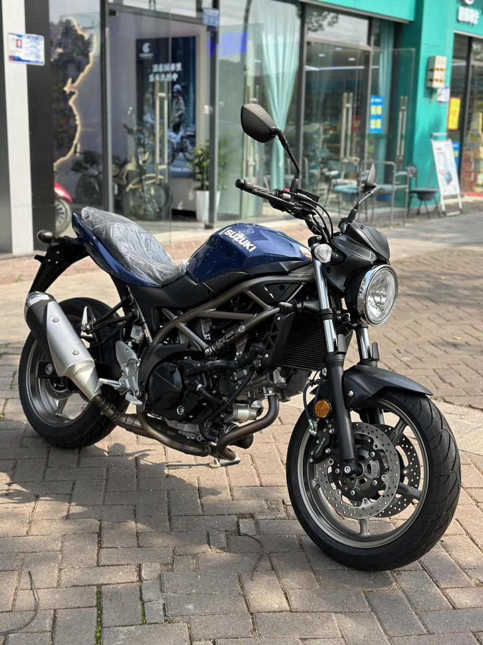 全新大贸铃木sv650指导价85800现在明盘65000一口价不包邮,赔钱卖喜欢