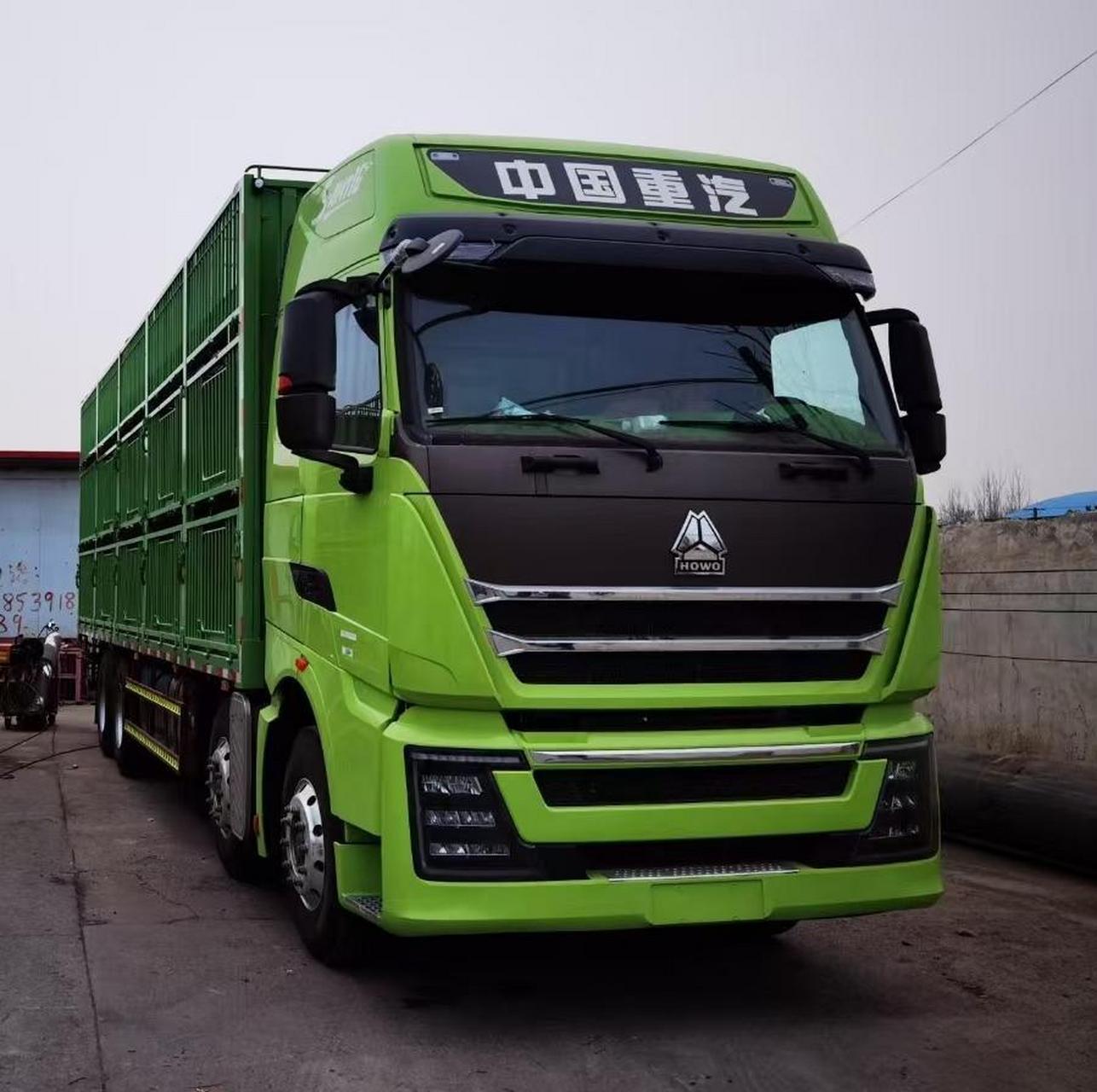 汕德卡,豪沃th7前四后八9.6米畜禽专用车拉羊专用车 拉猪升降运输车