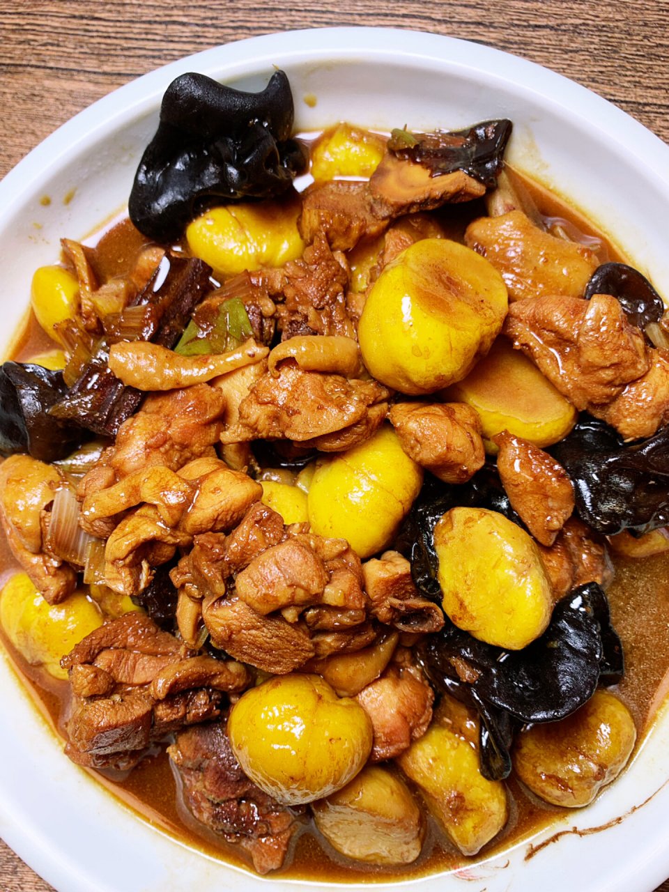 栗子烧鸡块不仅味道鲜美,造血功能更强.