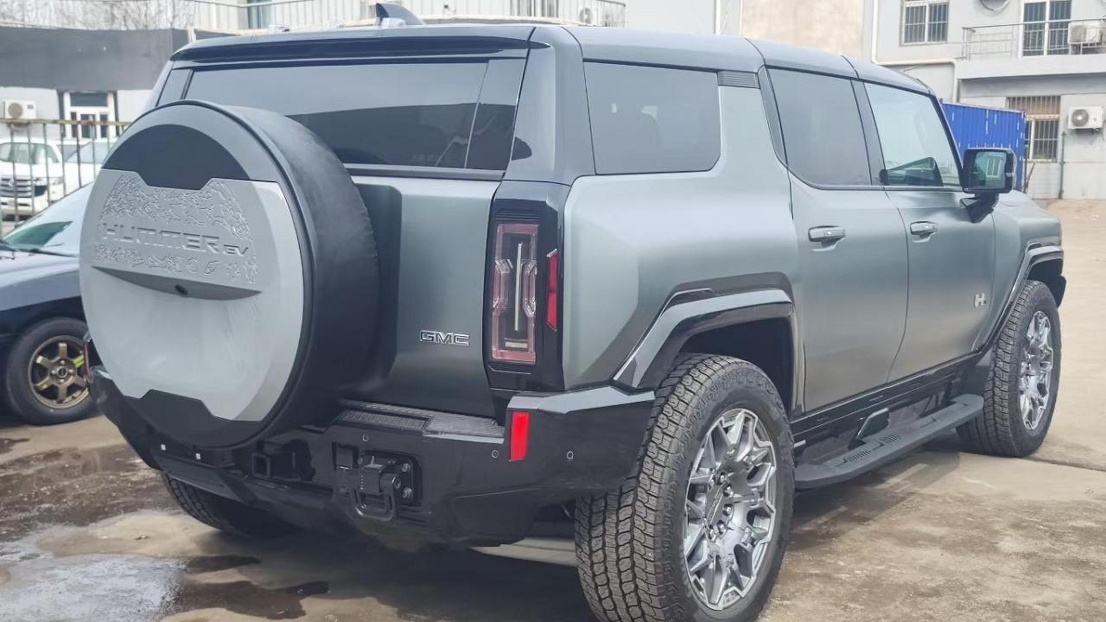 2024款悍马ev suv  颜色:哑光绿/黑     配置:2024 悍马ev 第一版