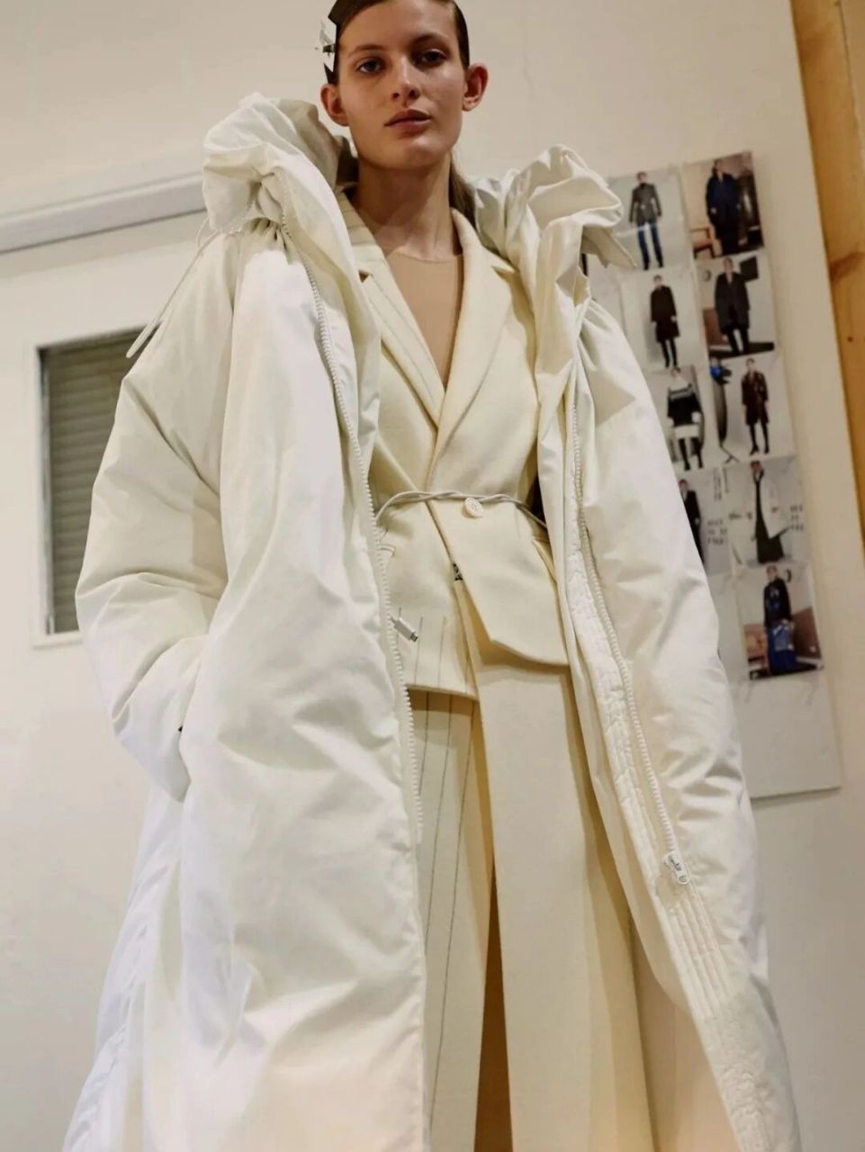 ootd羽绒 外套 叠穿是今年很火的搭配,在羽绒服里叠加一件外套不止