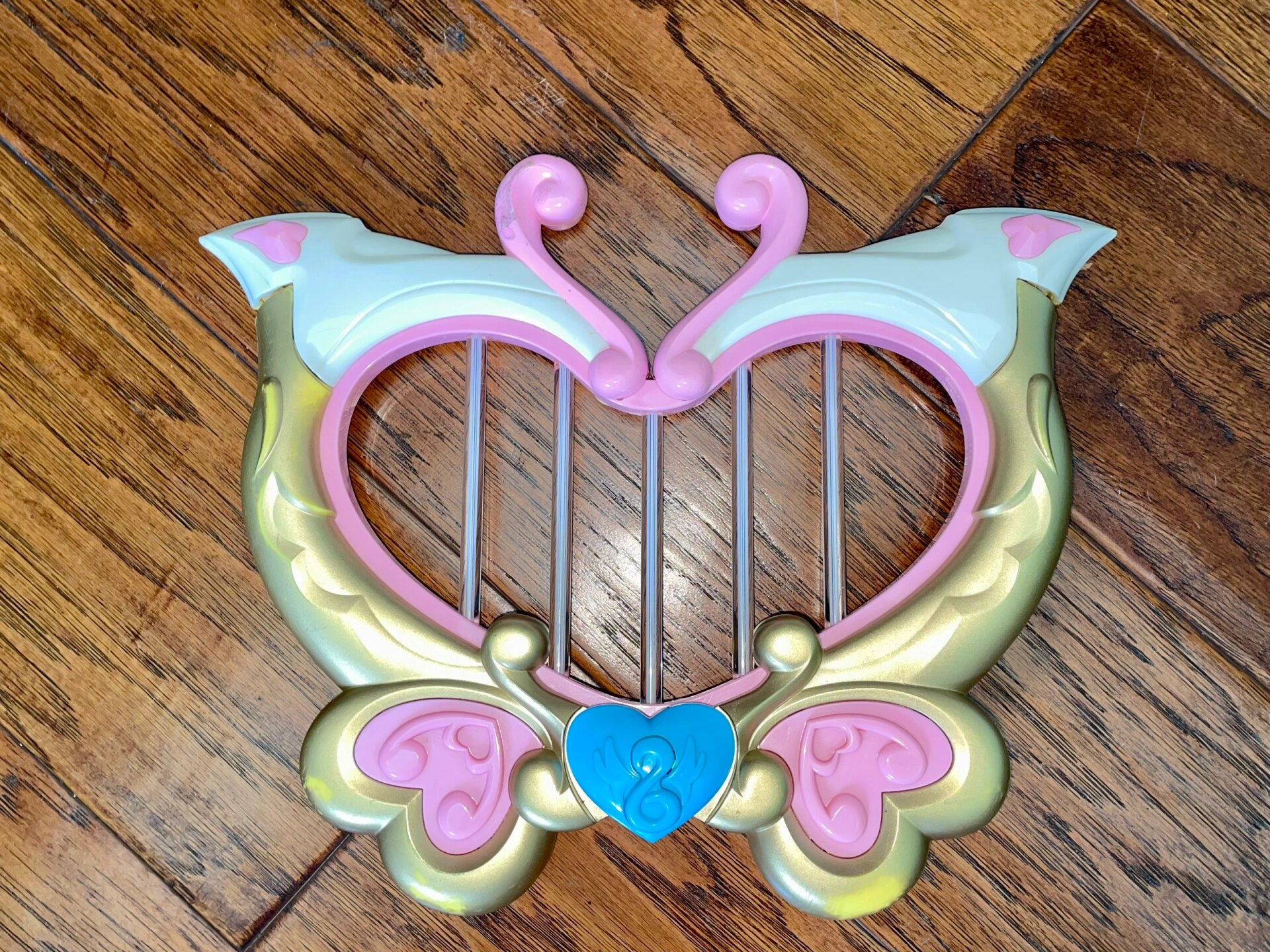 可以变化三种形态的美雪竖琴!