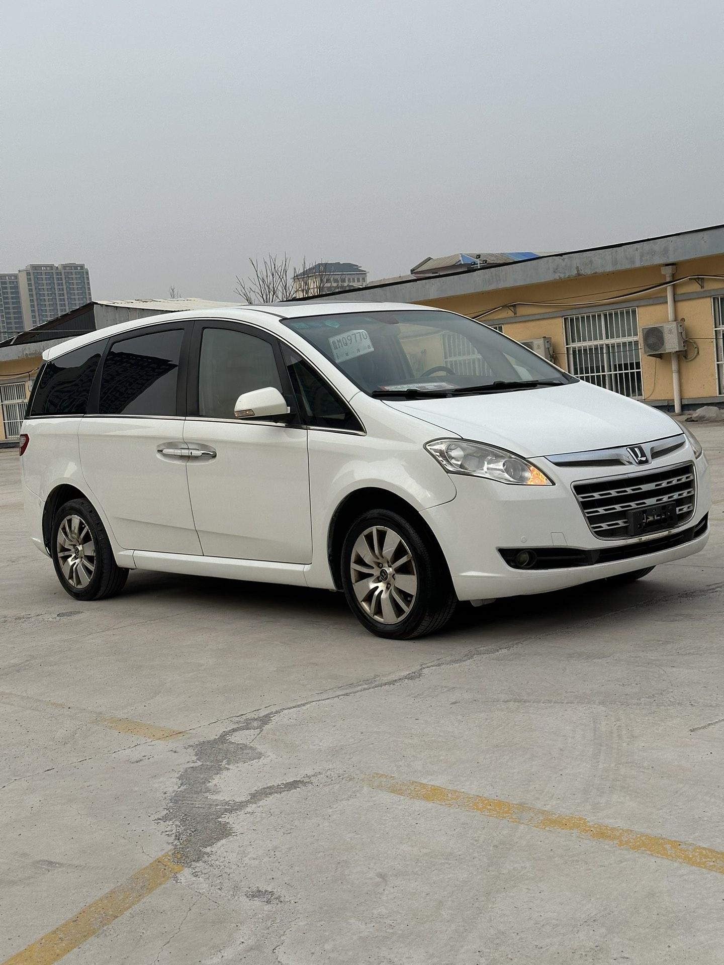 三万小七座商务,一手 新到14年7纳智捷mpv七座豪华商务舱,新车20多万
