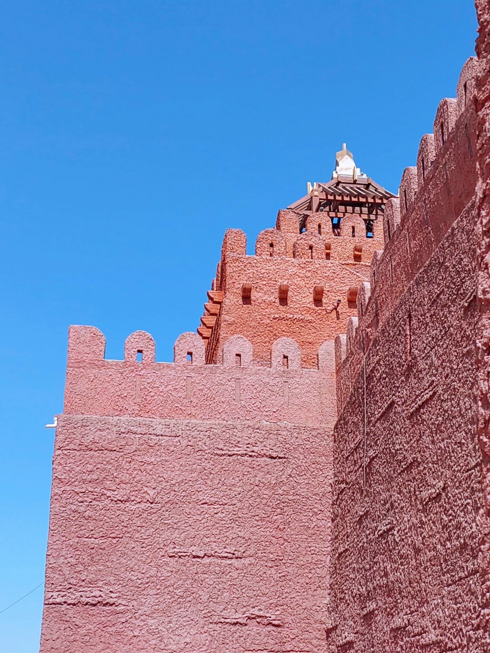 和田约特干故城 约特干故城位于和田市以西10公里巴格其镇,占地157亩