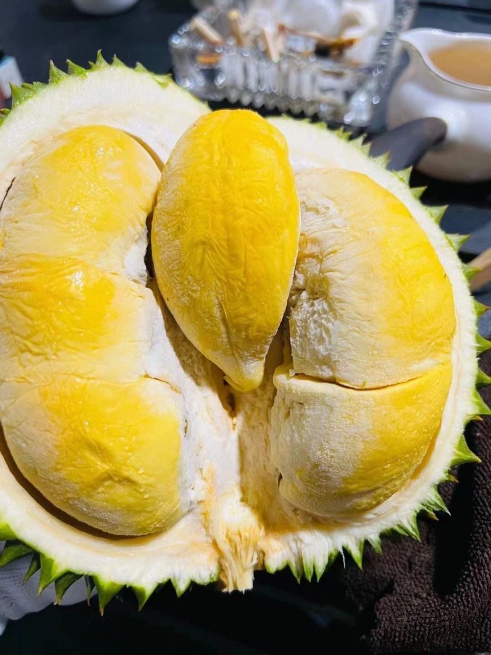 树熟猫山王榴莲香甜软糯 独特的奶香榴莲口感非常的上头好吃 2.