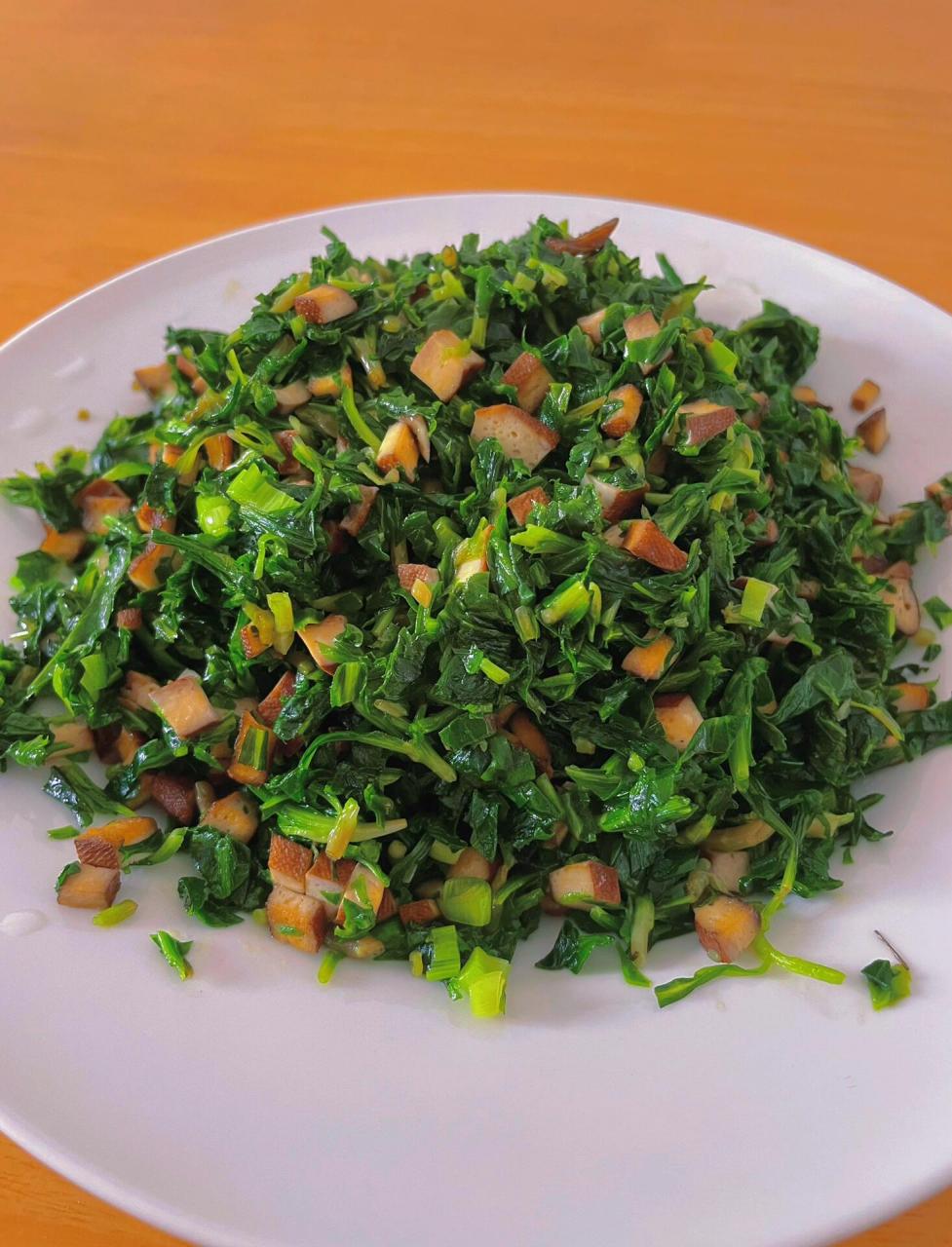 谁能拒绝春天这道美味野菜——马兰头 小时候每年春天必吃的一道野菜