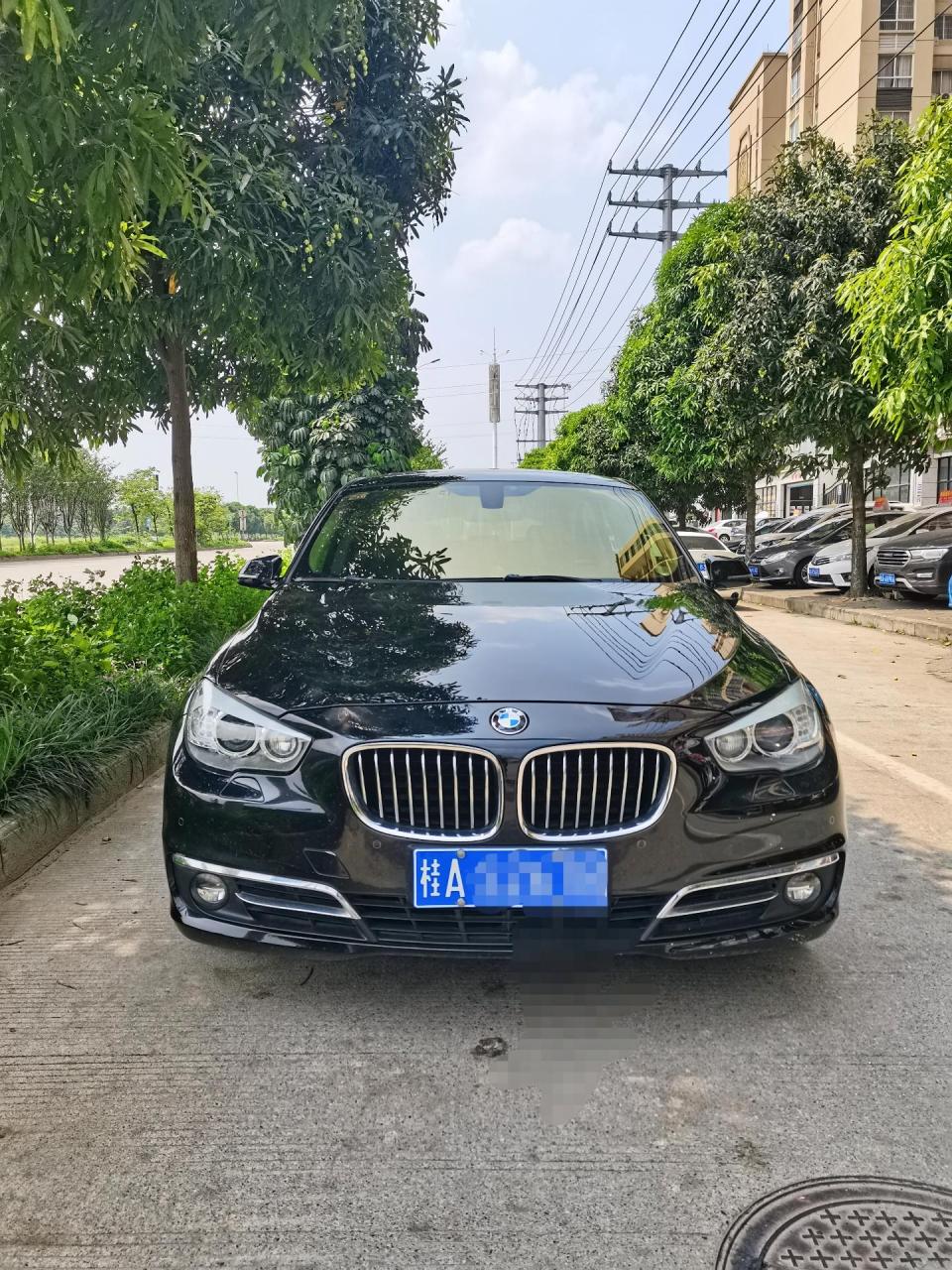 本地15年3月宝马gt528i豪华版,指导价73.8万最高配,落地80多万!2.