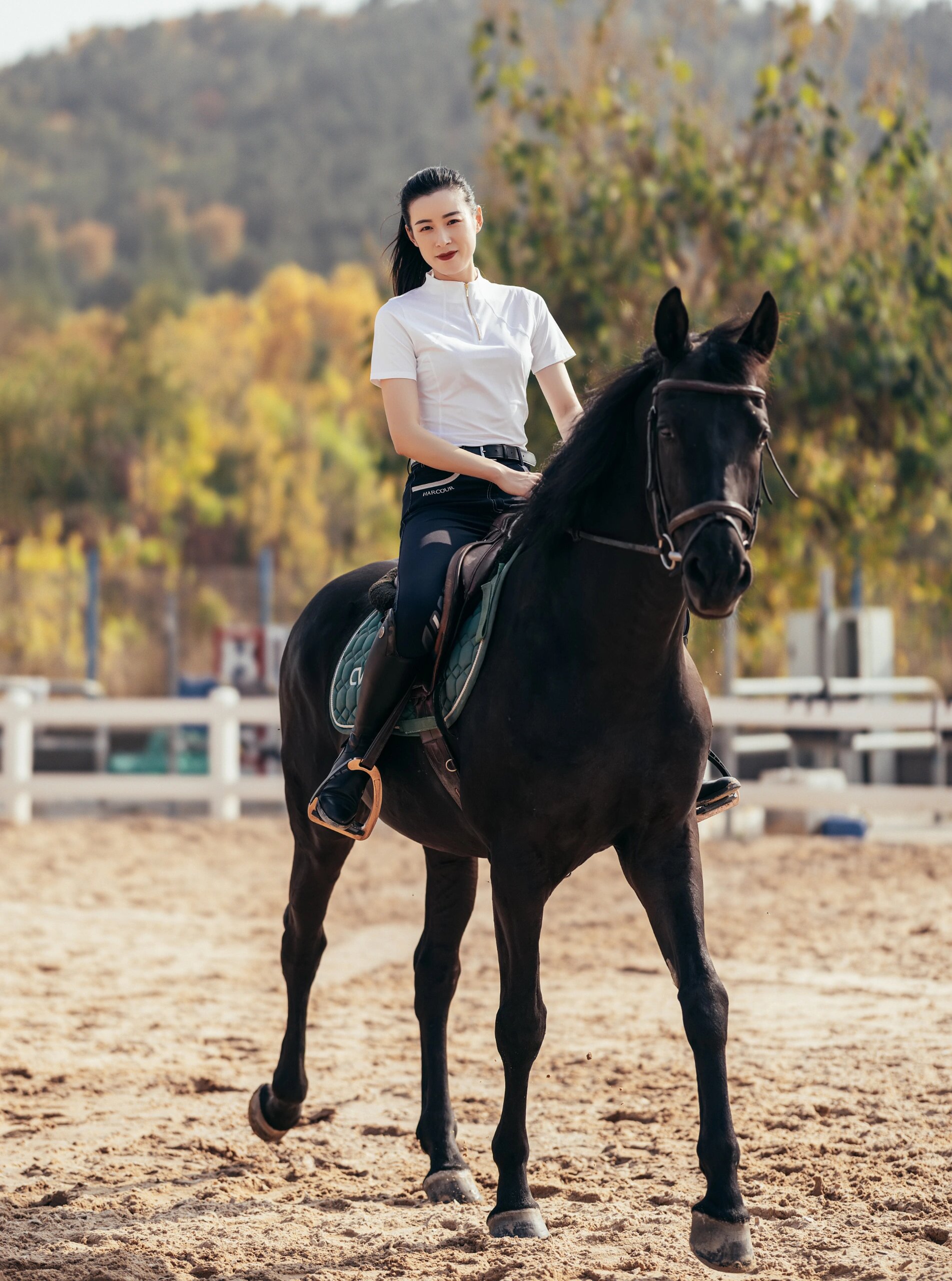 青岛秋日马场|一场奔赴山海的热爱