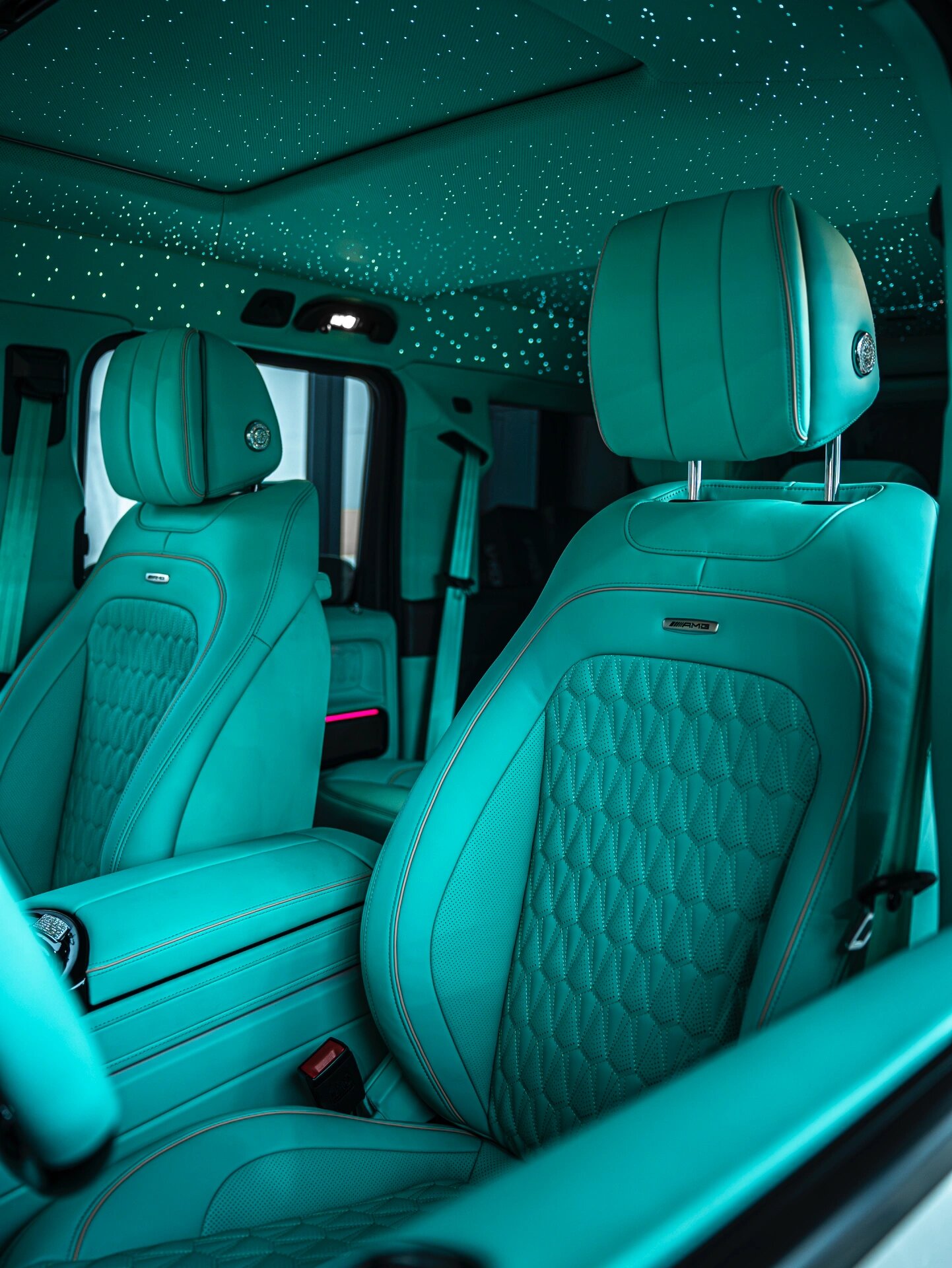 奔驰g63蒂芙尼蓝内饰 女生朋友的最爱色