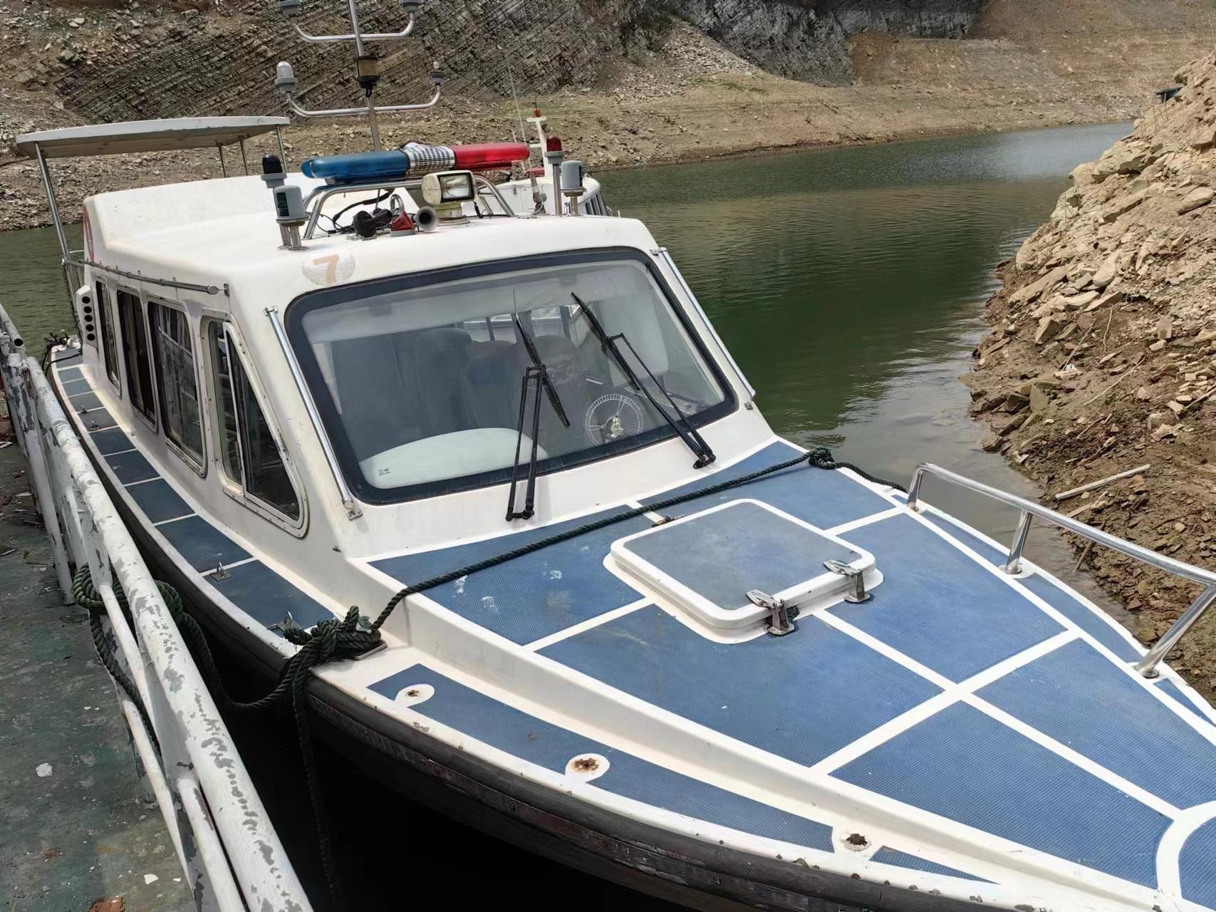 朋友委托急售959595 海事内河交通艇两条 082014年造,一条船