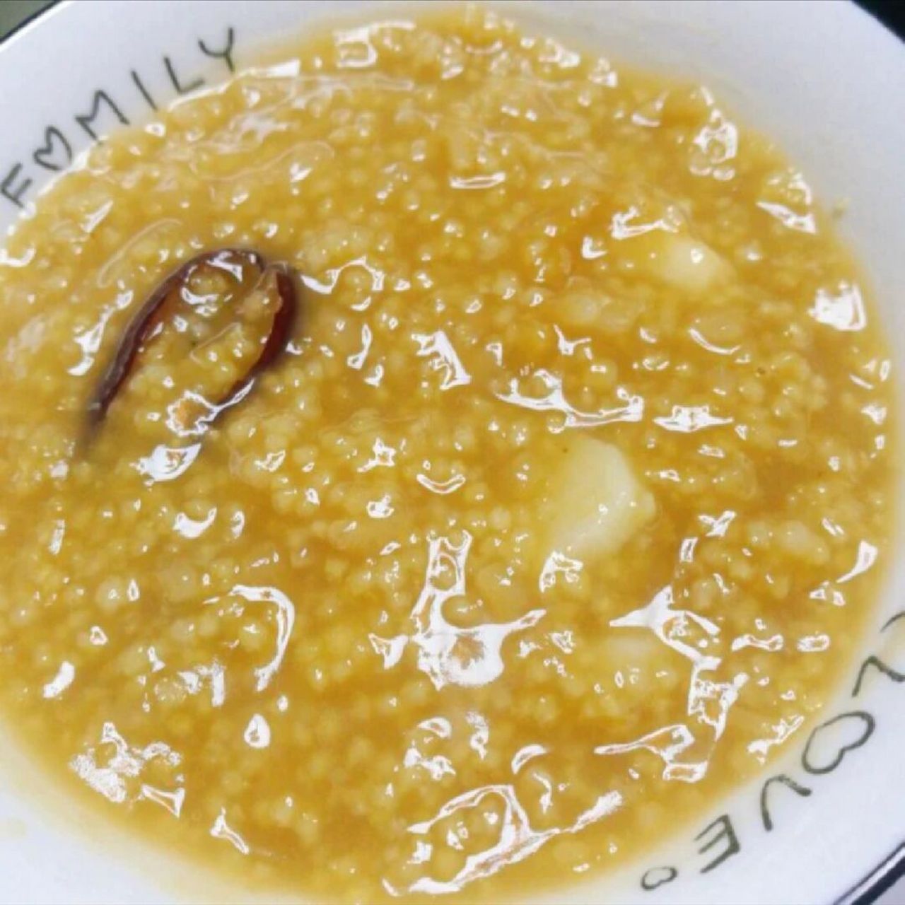 小米山药粥,健脾养胃 [庆祝][庆祝]食材95 山药一根,小米50g,红枣3