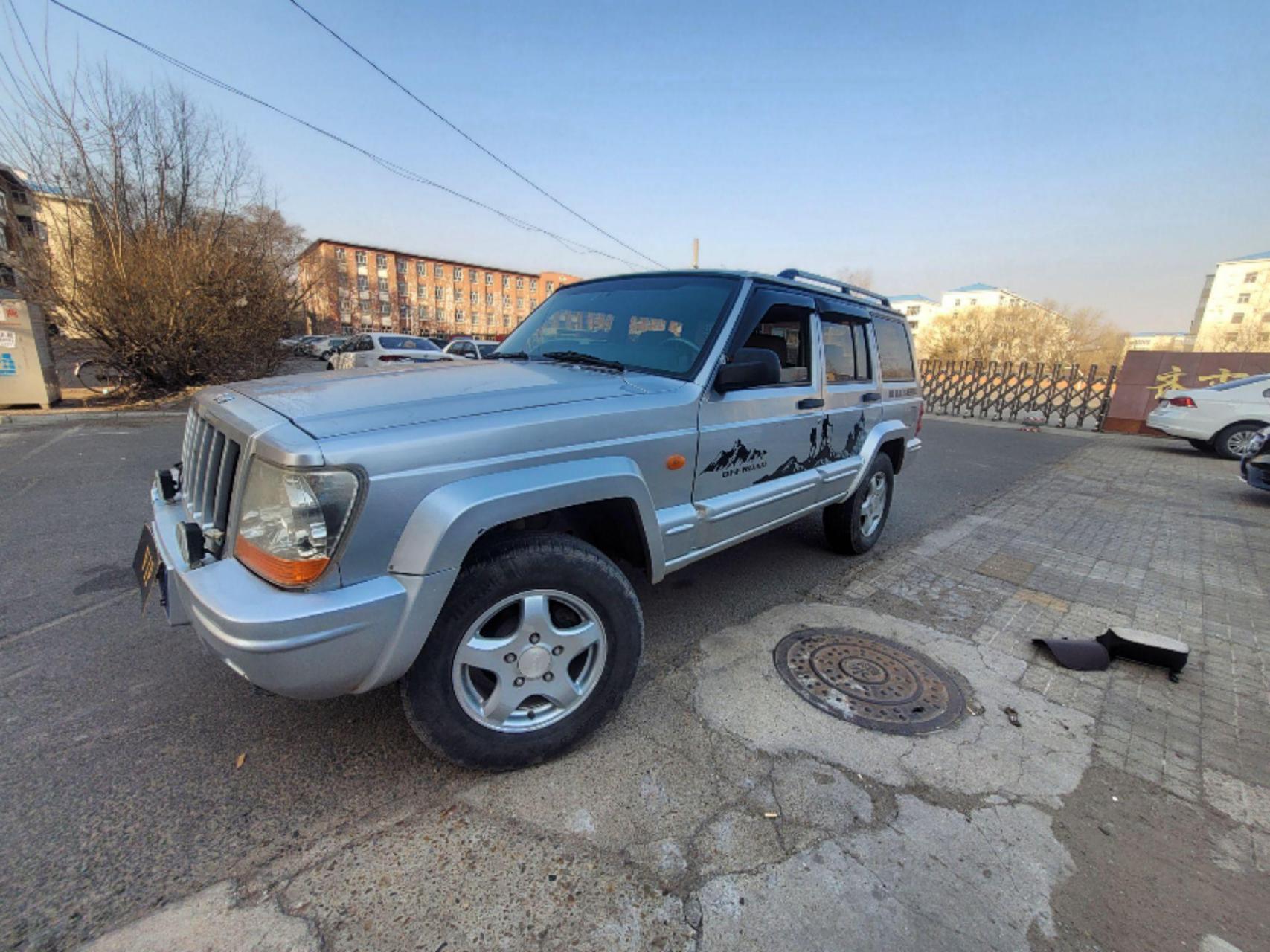 小切诺基 手动2700  机械四驱.