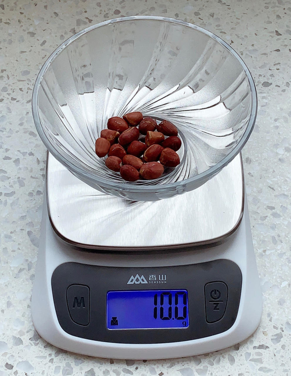 花生米热量 871510g花生米热量如下: 生花生米791557千卡 炒