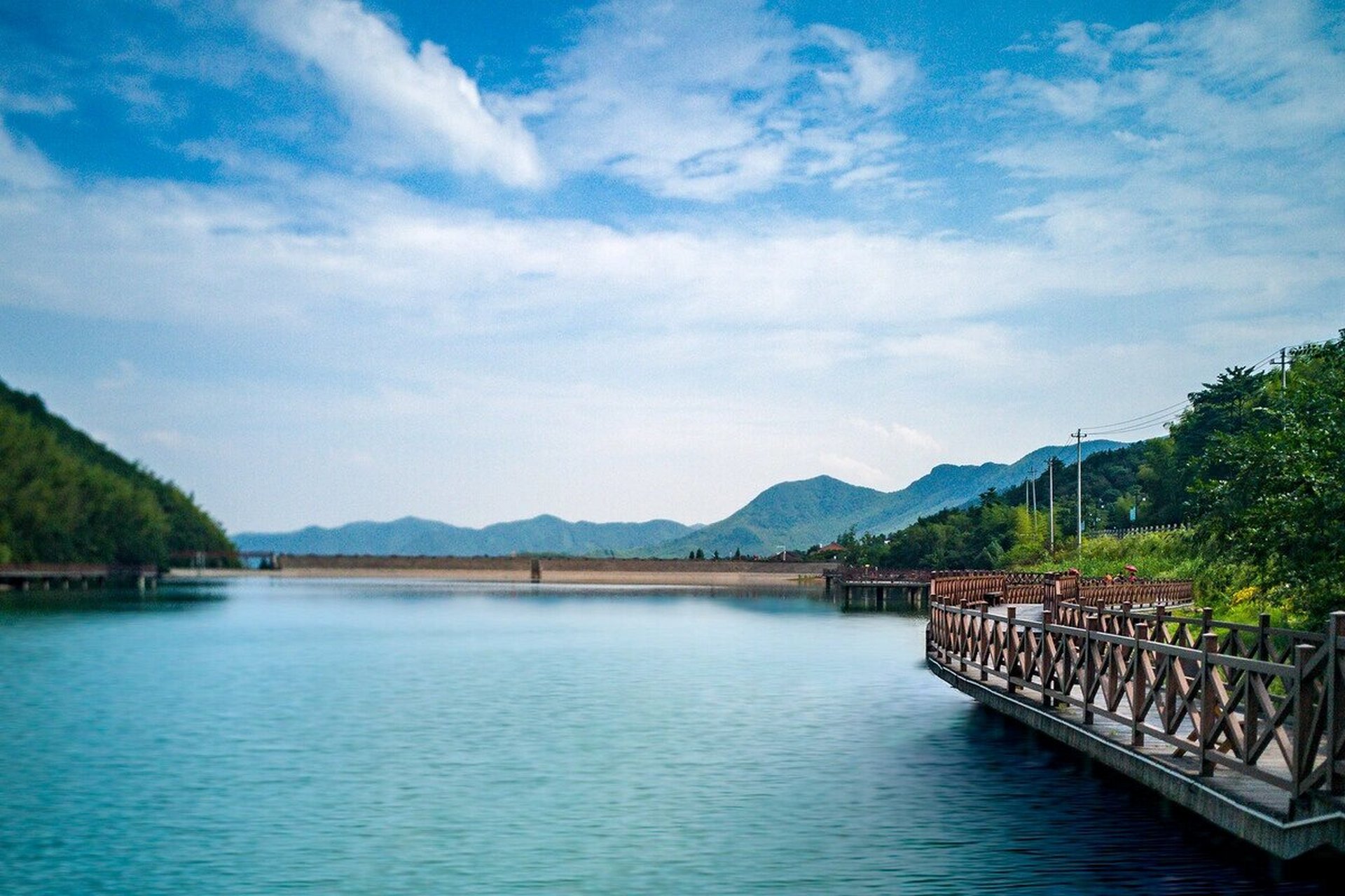 浏阳长兴湖,风景太美了 长兴湖是湖南省浏阳市东北部的一个湖泊,水面