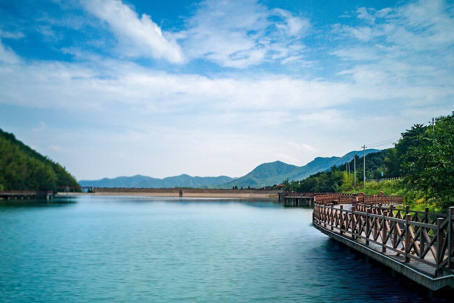 浏阳长兴湖,风景太美了 长兴湖是湖南省浏阳市东北部的一个湖泊,水面