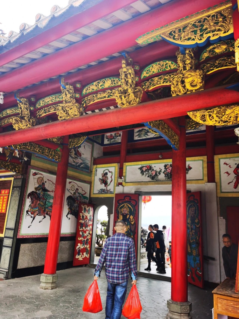 福建省南安市诗山凤山寺 凤山寺,原名郭山庙,又名将军庙,威镇庙,位于