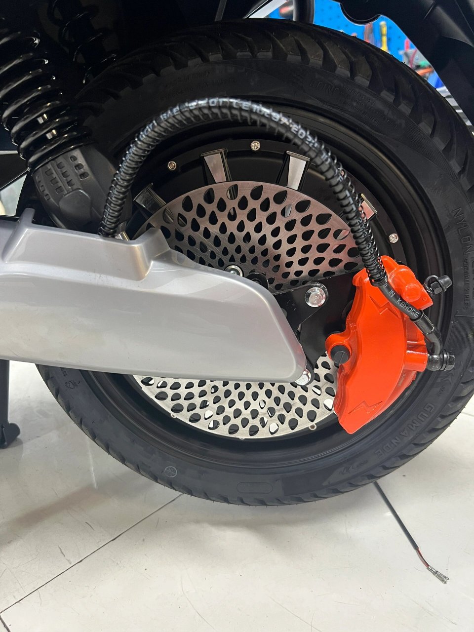 四季星m8大牛款电动车 12寸顶配版 全新批发 出厂标配: 升级2000瓦