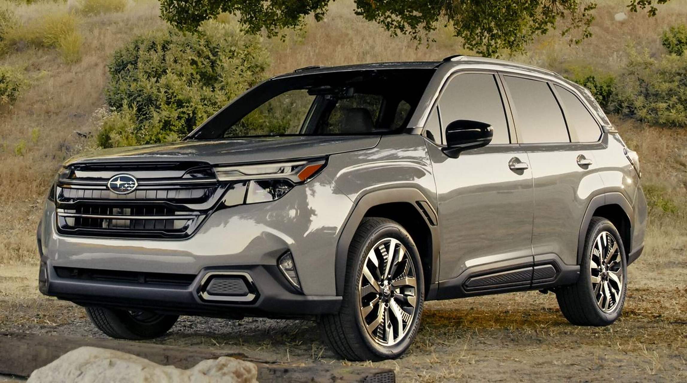 斯巴鲁第六代森林人 外观有点像上一代福特探险者,内饰嘛,还是那么的