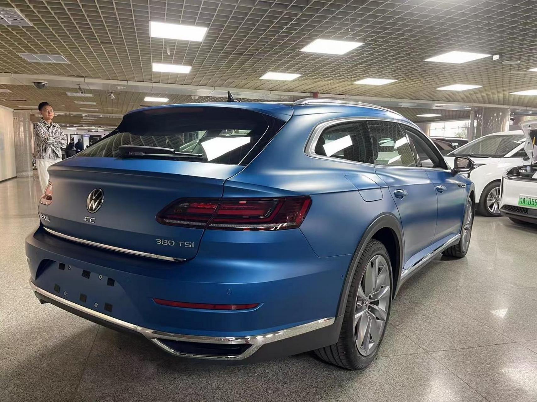 大众cc猎装 380tsi  猎心版 哑光漆尼普顿蓝 指导价29.