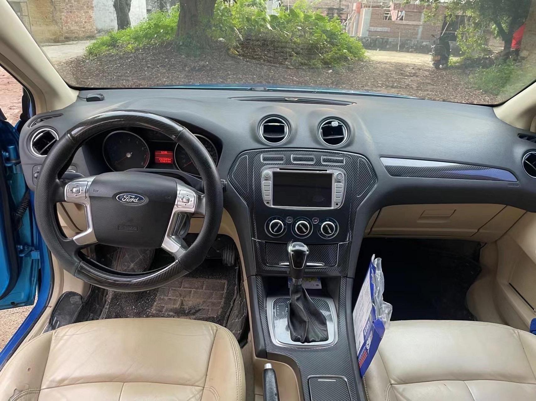 09年蒙迪欧致胜运动款,全车原版无事故,改装了透镜大灯,倒车影视,大屏