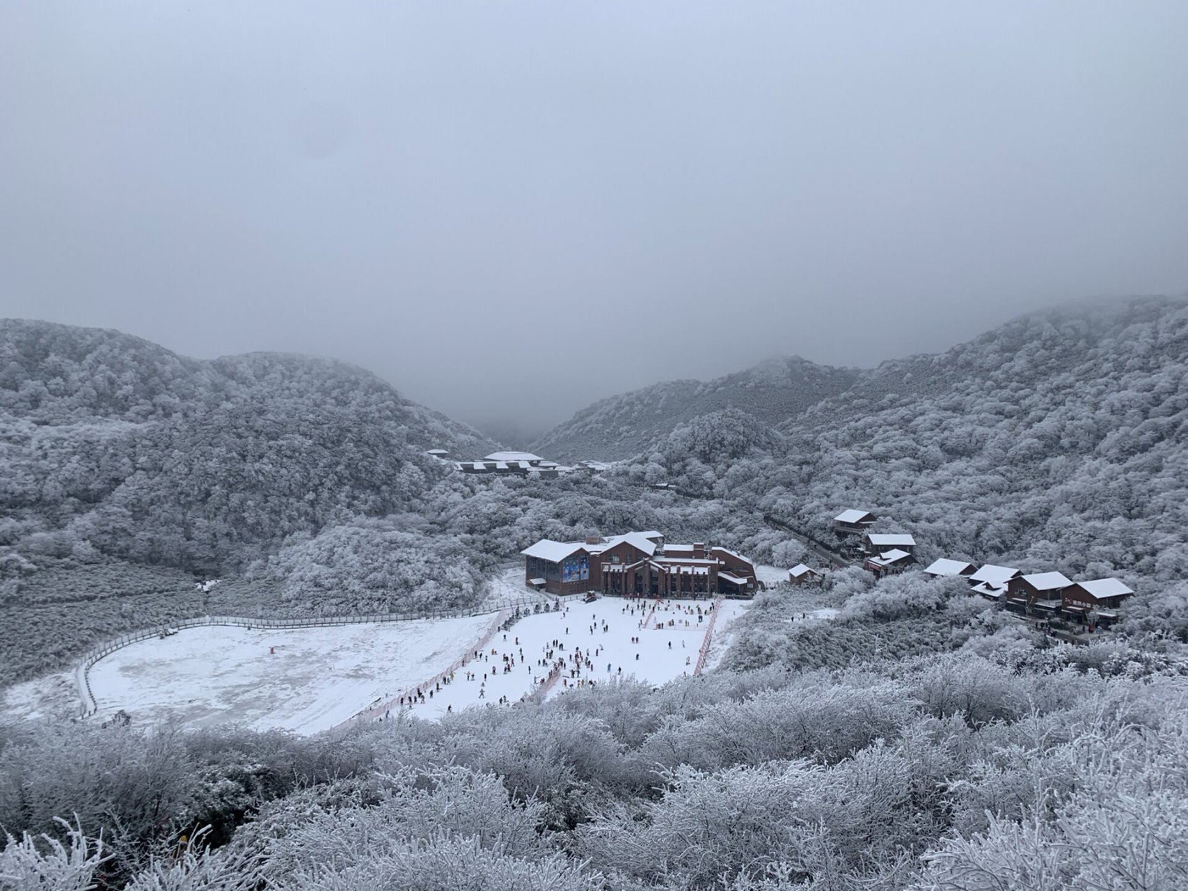 金佛山西坡滑雪场门票图片