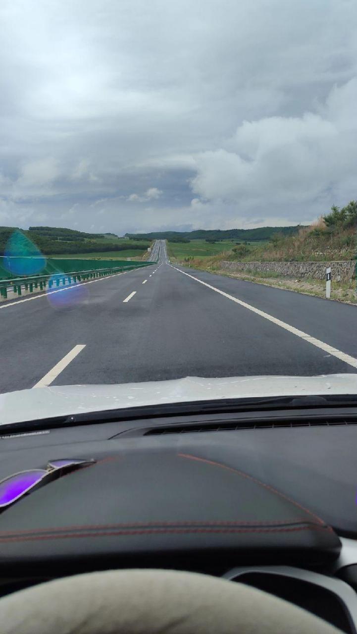 111国道,也叫京加线,是由北京到加格达奇的一条国道,道路非常好走