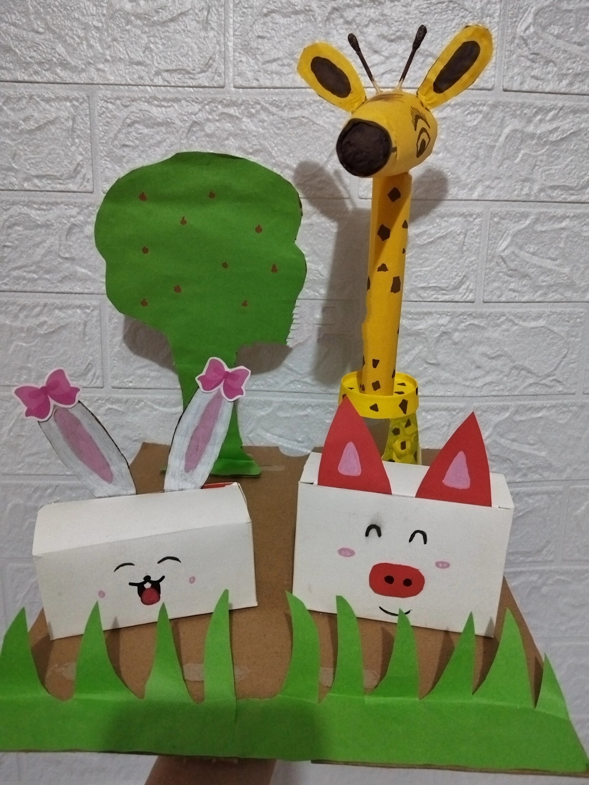 亲子活动(12)纸盘/纸杯/纸盒动物 材料:纸盘,纸杯,彩卡纸或者白卡纸