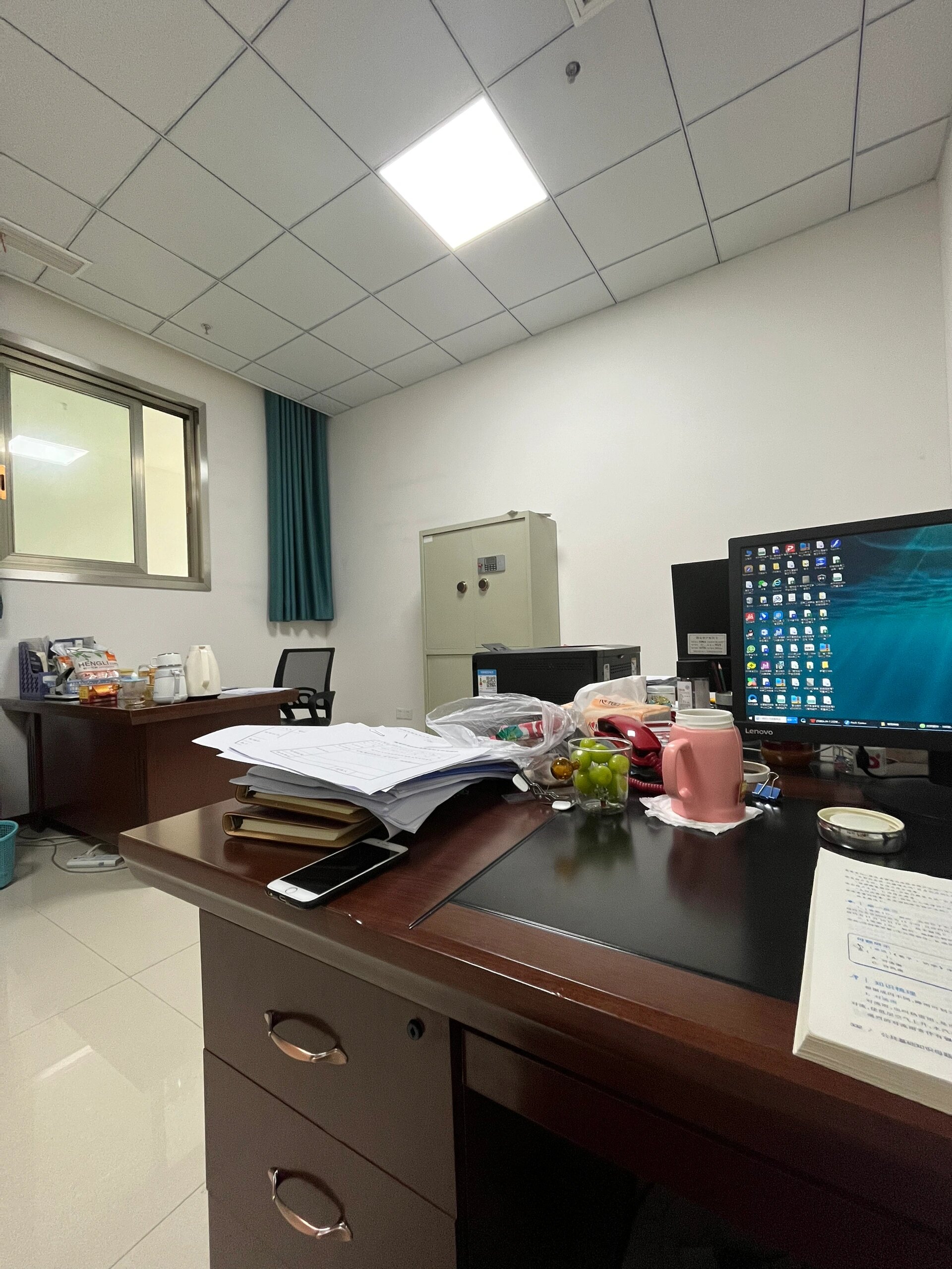 好喜欢一个人在办公室 这个办公室就交给我来守护吧