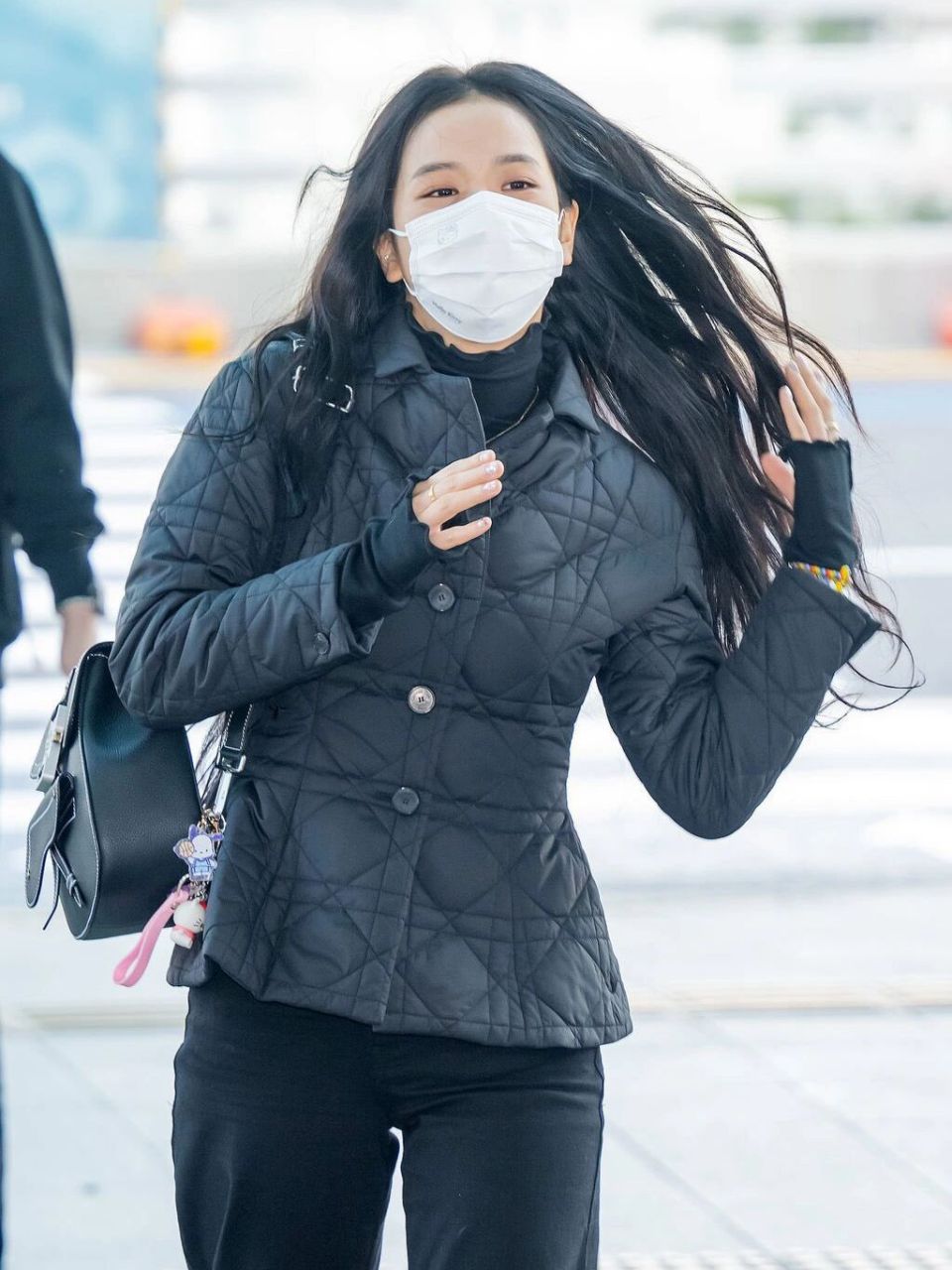 blackpink今日机场穿搭,出发开启巡演日程 来看看今日份粉墨的机场