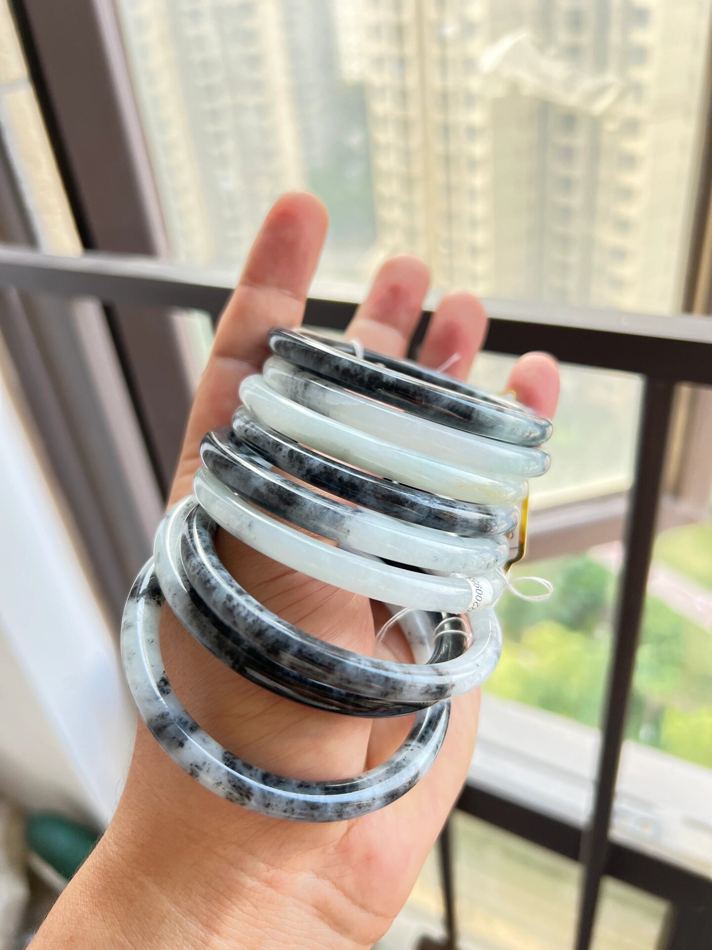 水墨画乌鸡叮当翡翠手镯,低调内敛低出