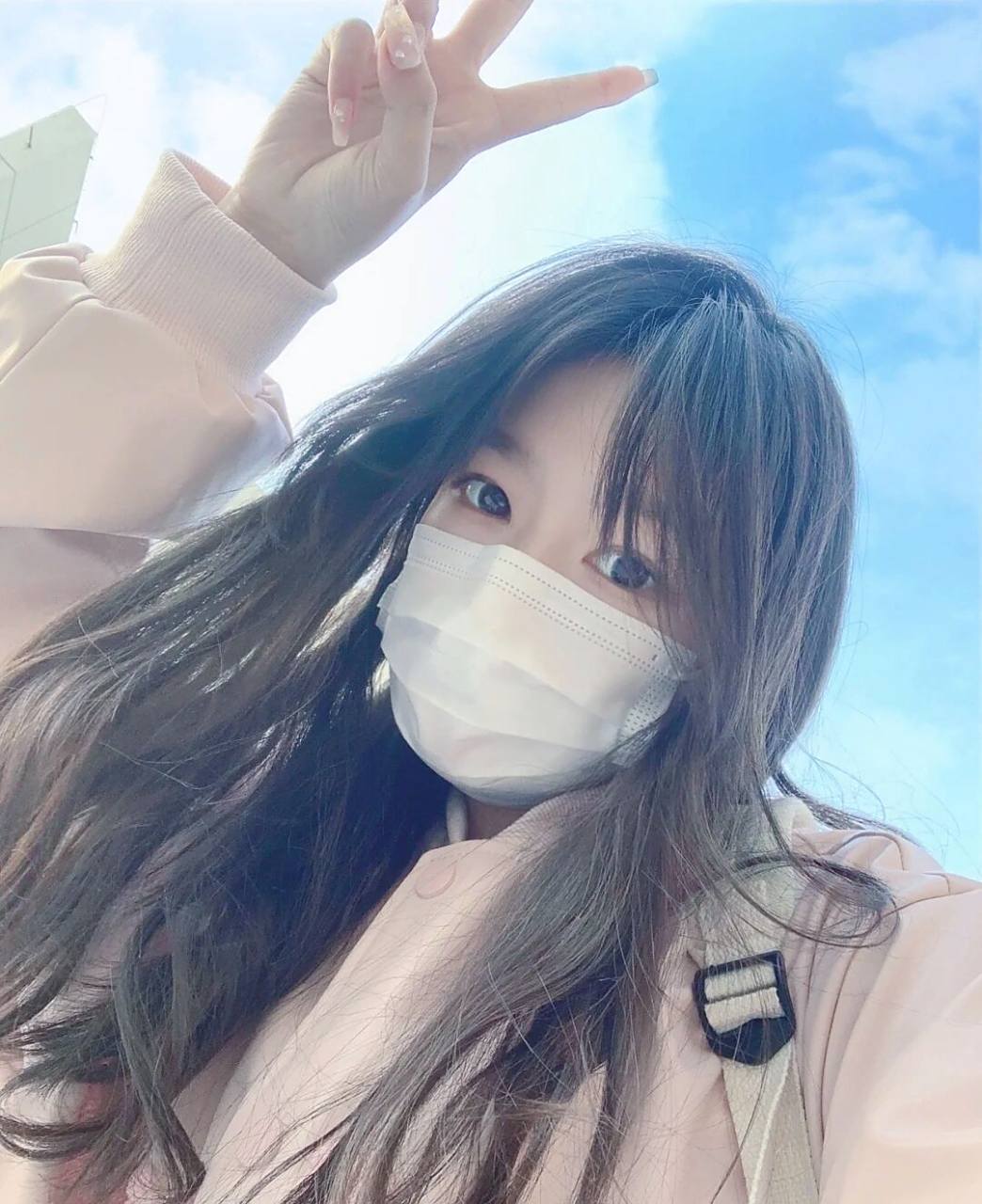 可爱的口罩小姐姐(头像) 有没有觉得这个小姐姐戴口罩特别可爱特别