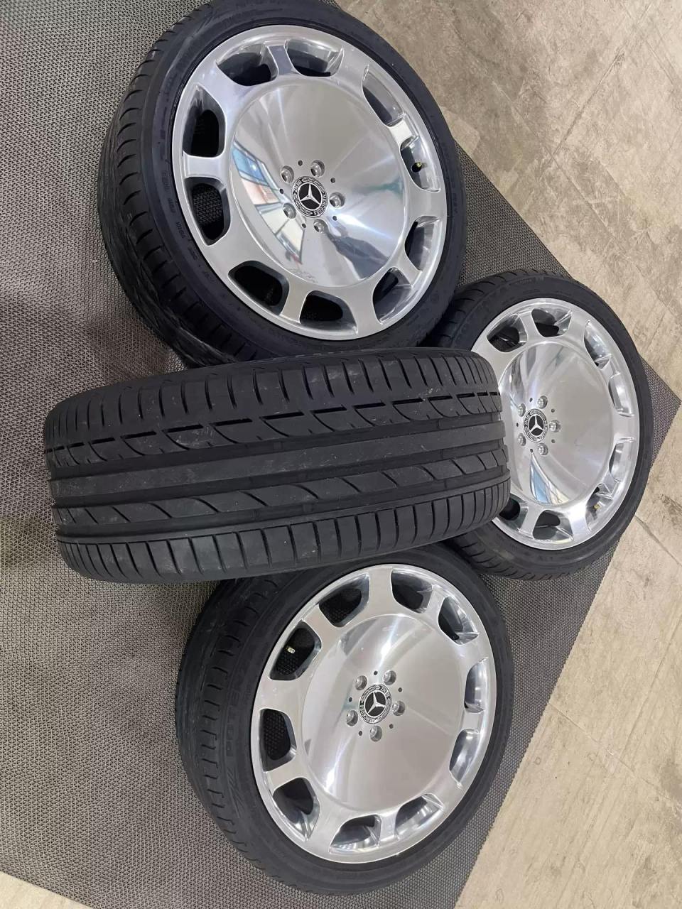 20寸奔驰迈巴赫s600轮毂带胎一套 23年轮胎轮毂9.