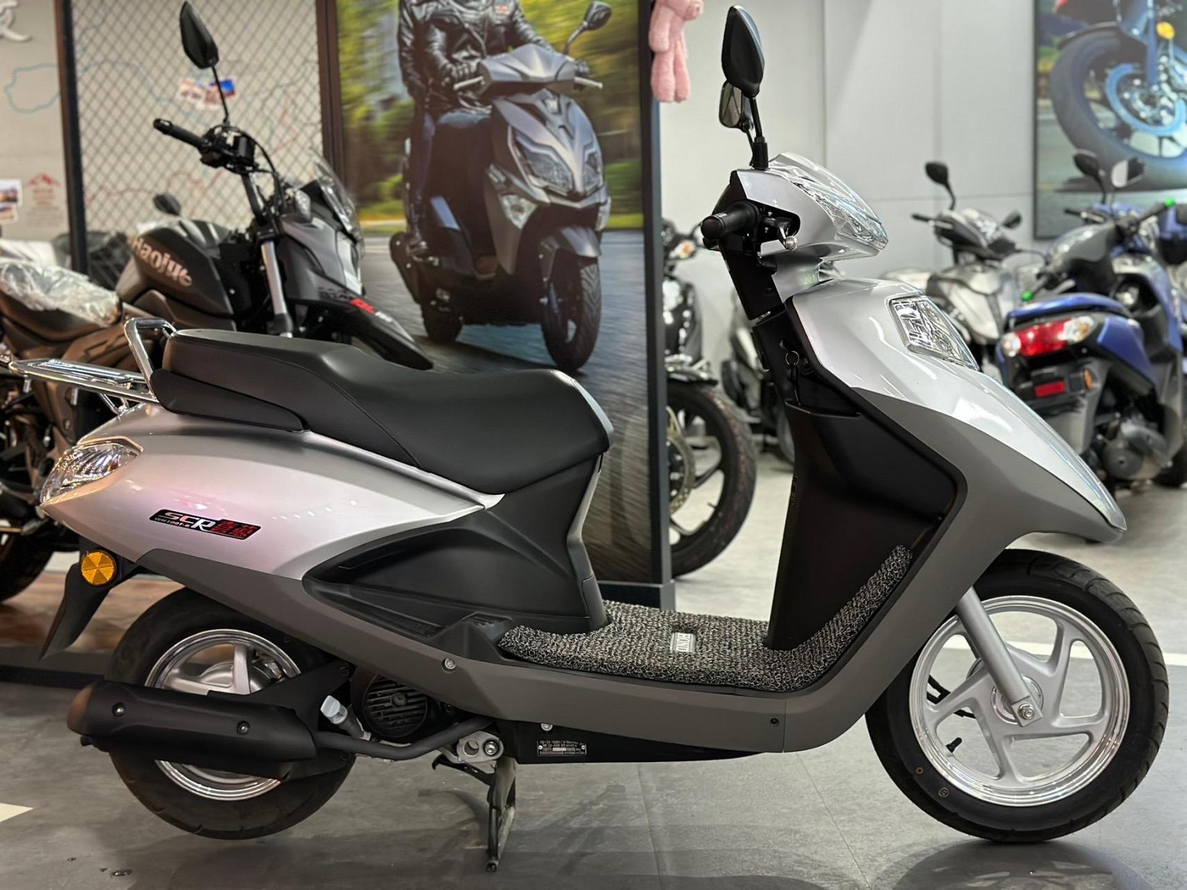 刚出炉的五羊本田-喜蕴100谁买落谁户包保险 新车6980!现在只要5980!