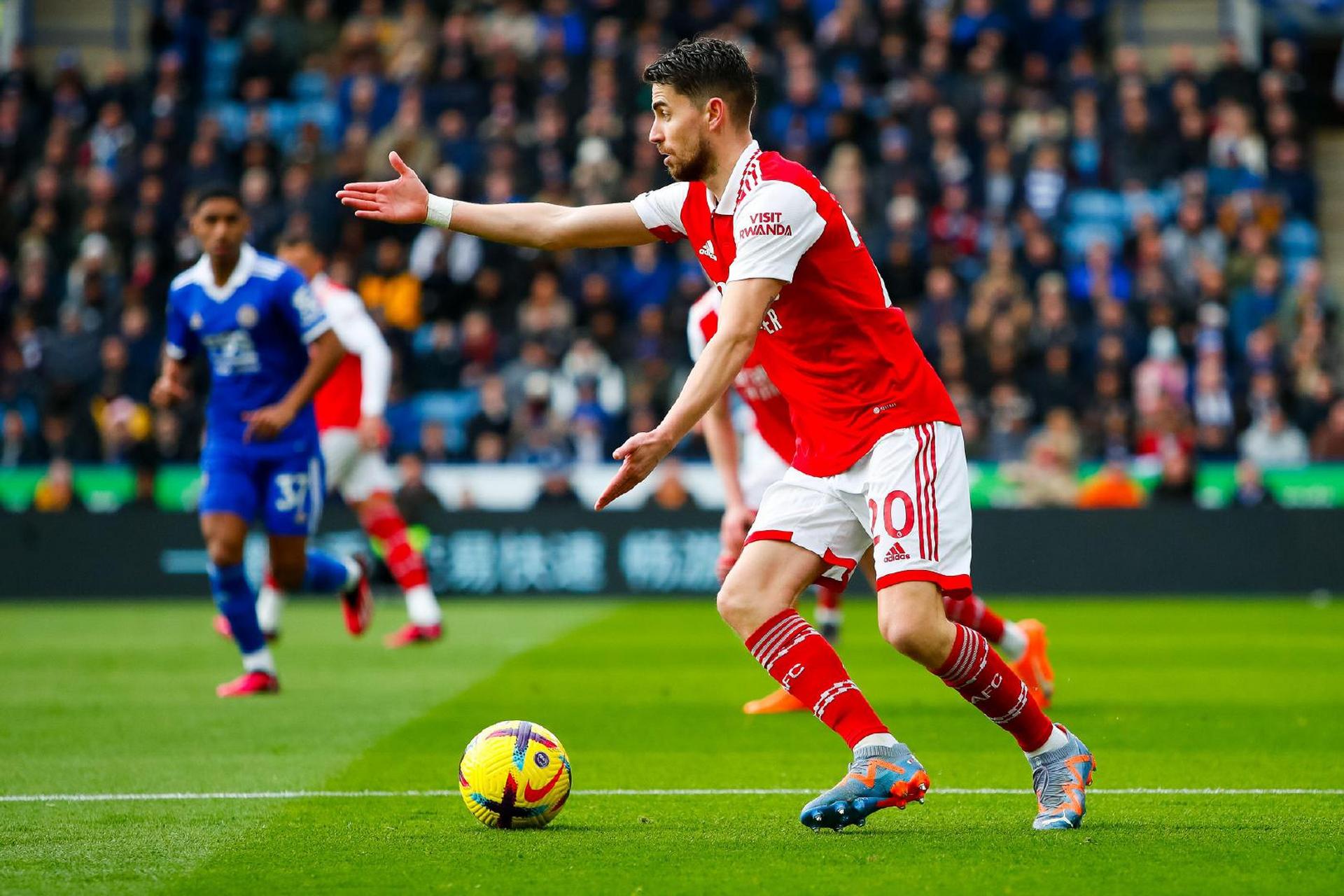 【若日尼奥本场数据】 莱斯特城0比1阿森纳  95次触球(全场最高) 完成