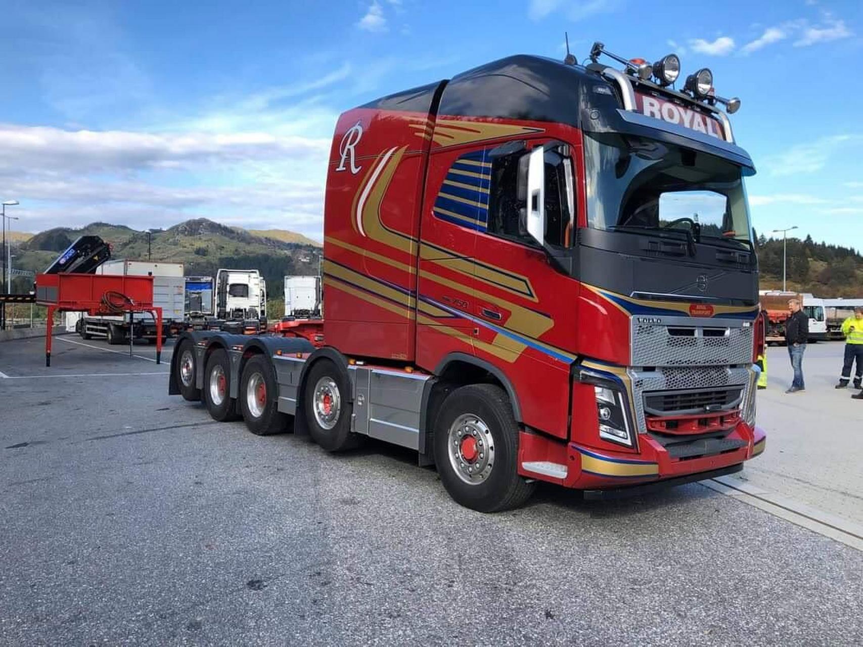 颜值在线!沃尔沃大件运输重型牵引车 8×4,10×4