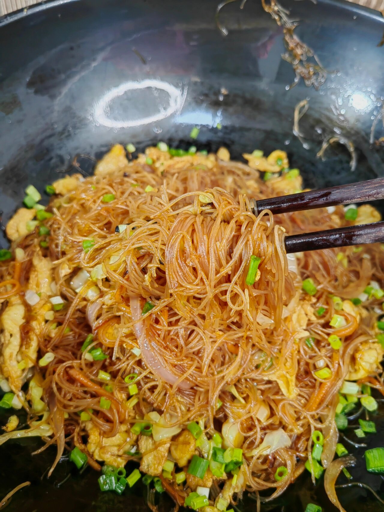 美食分享 鸡蛋炒米粉 鸡蛋炒米粉 小荣荣今日～鸡蛋炒米粉～准备食材