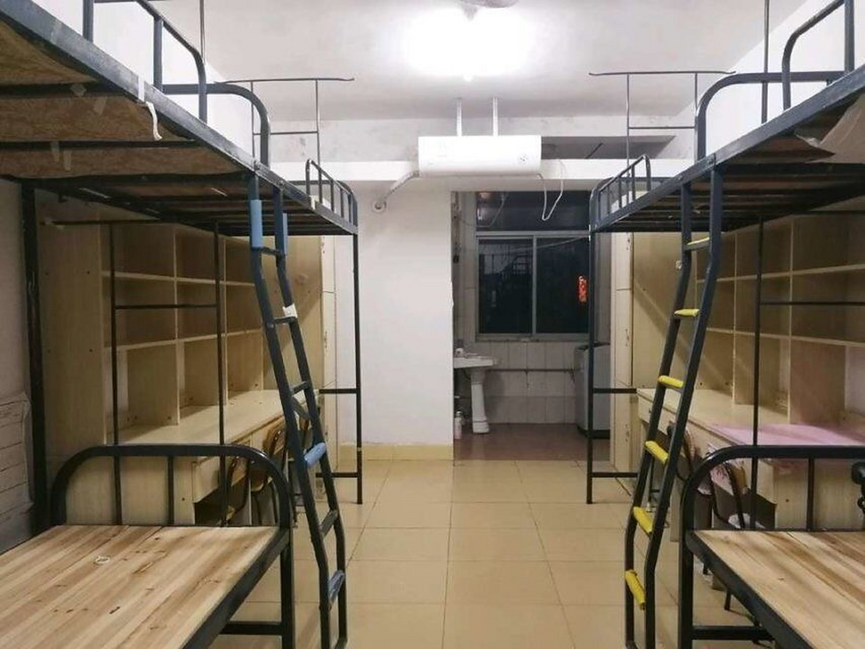 湖南工业职业技术学院6人寝宿舍