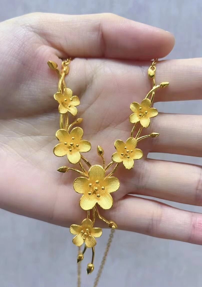 周大福花月佳期项链 周大福花月佳期项链 演绎中式新娘之美