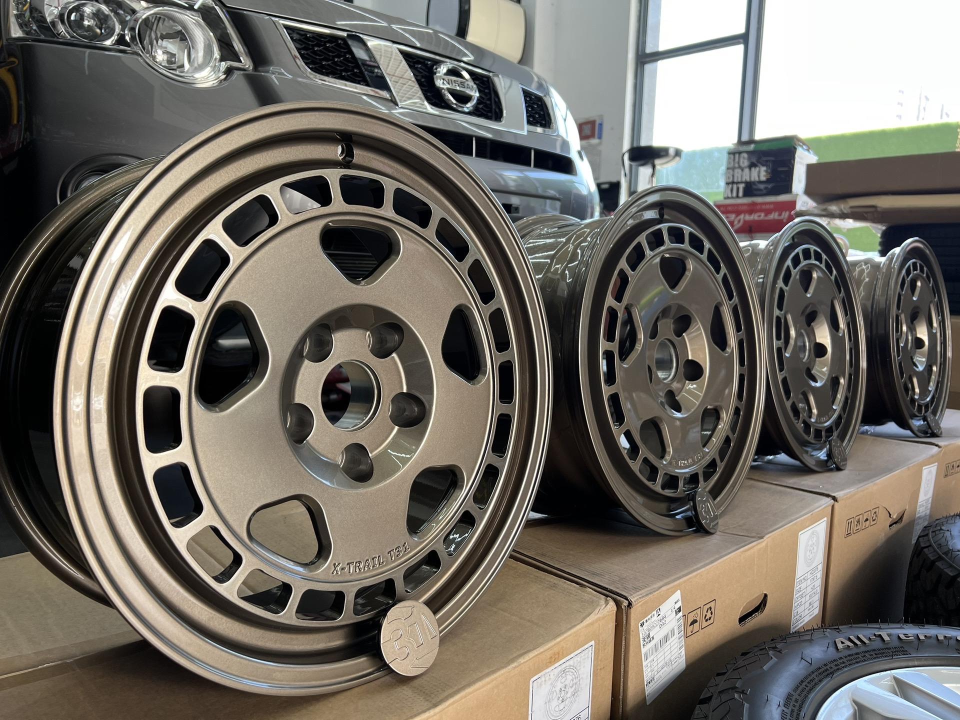 日产尼桑奇骏t31 锻造轮毂改装.爱车日产尼桑奇骏t31手动2.