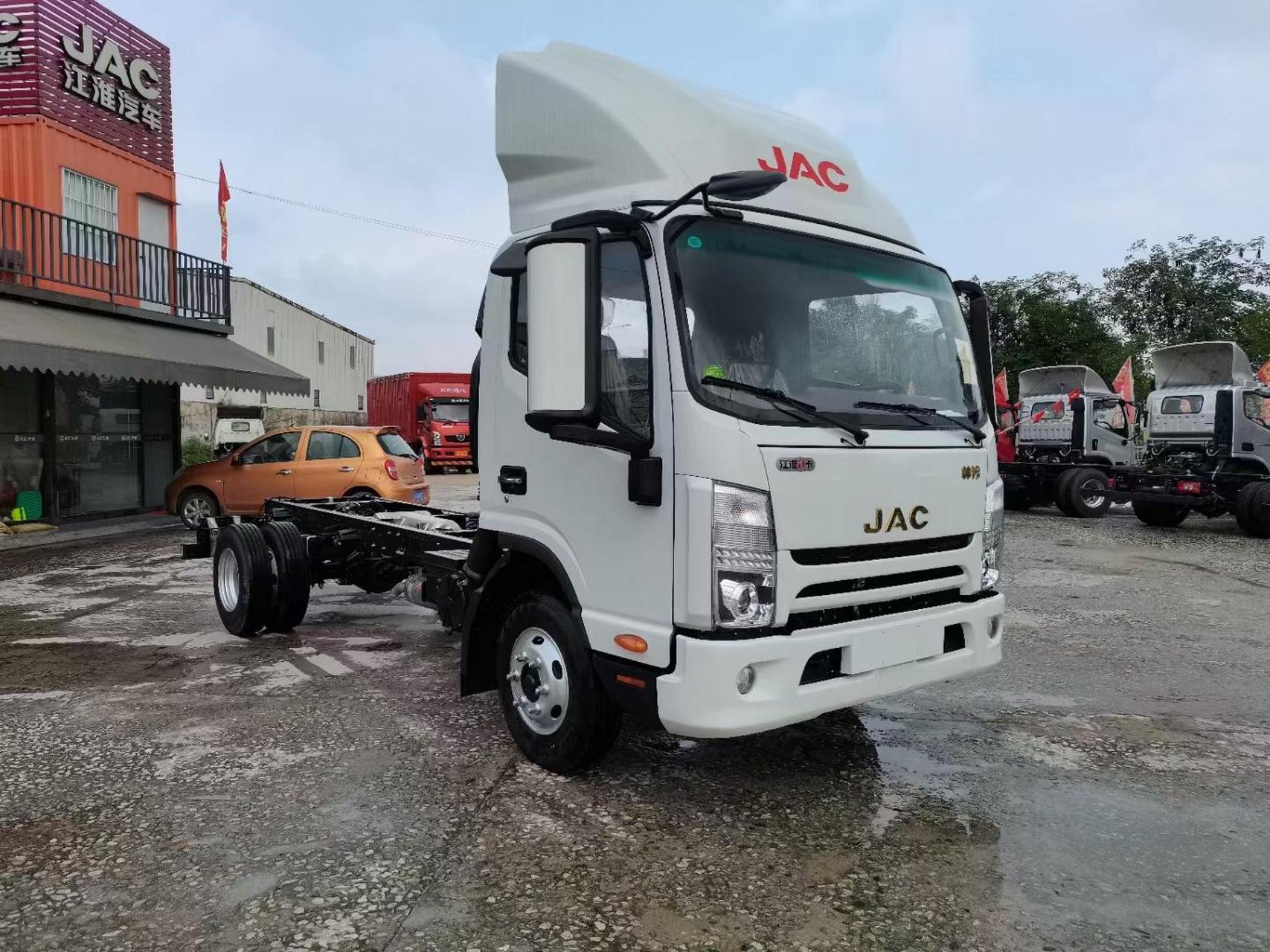 2米货箱改款 安徽康明斯170马力,法士特大八档,原厂空调,直通大梁,360