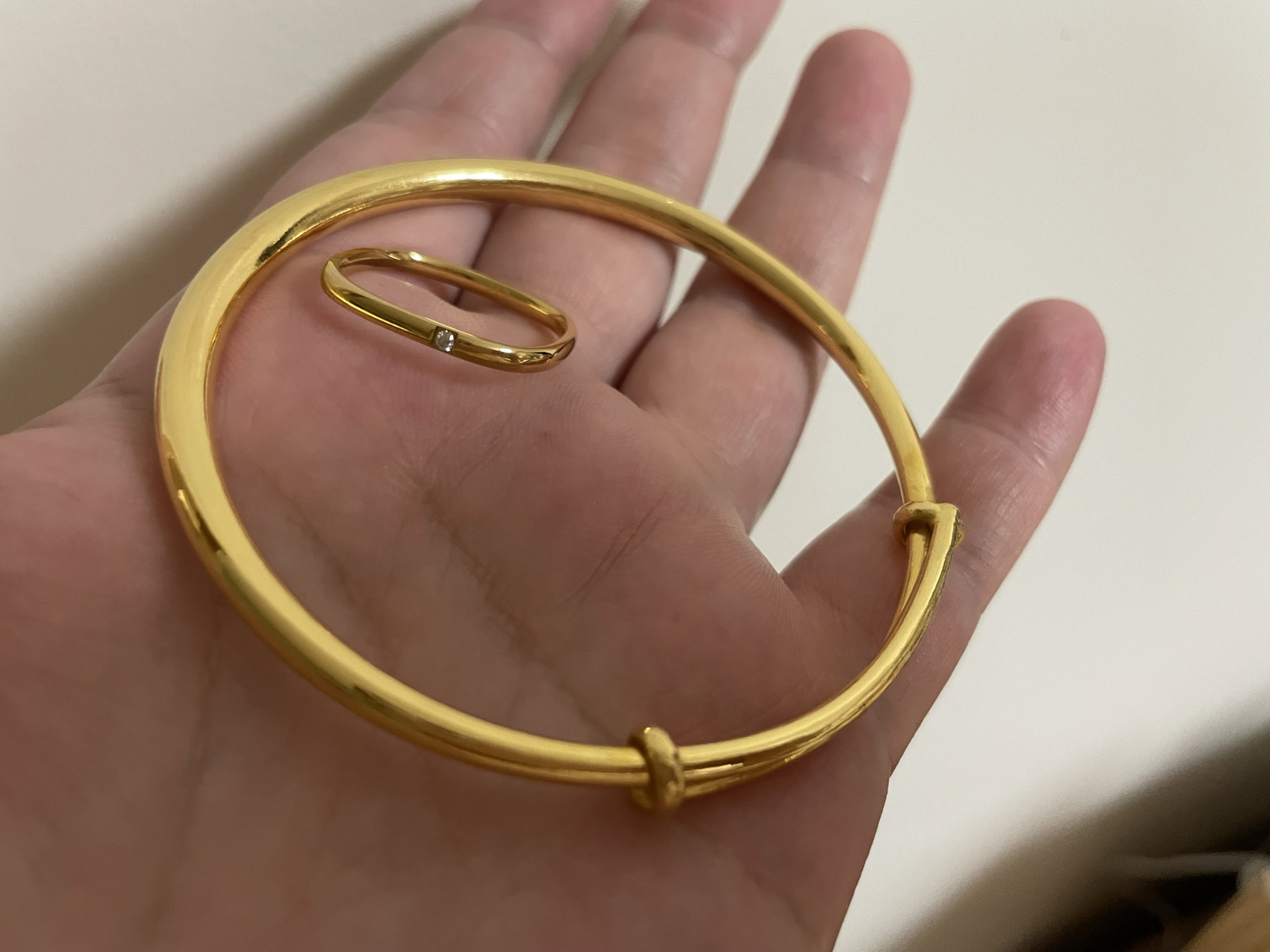 50克实心黄金镯到底多粗 周大福48.