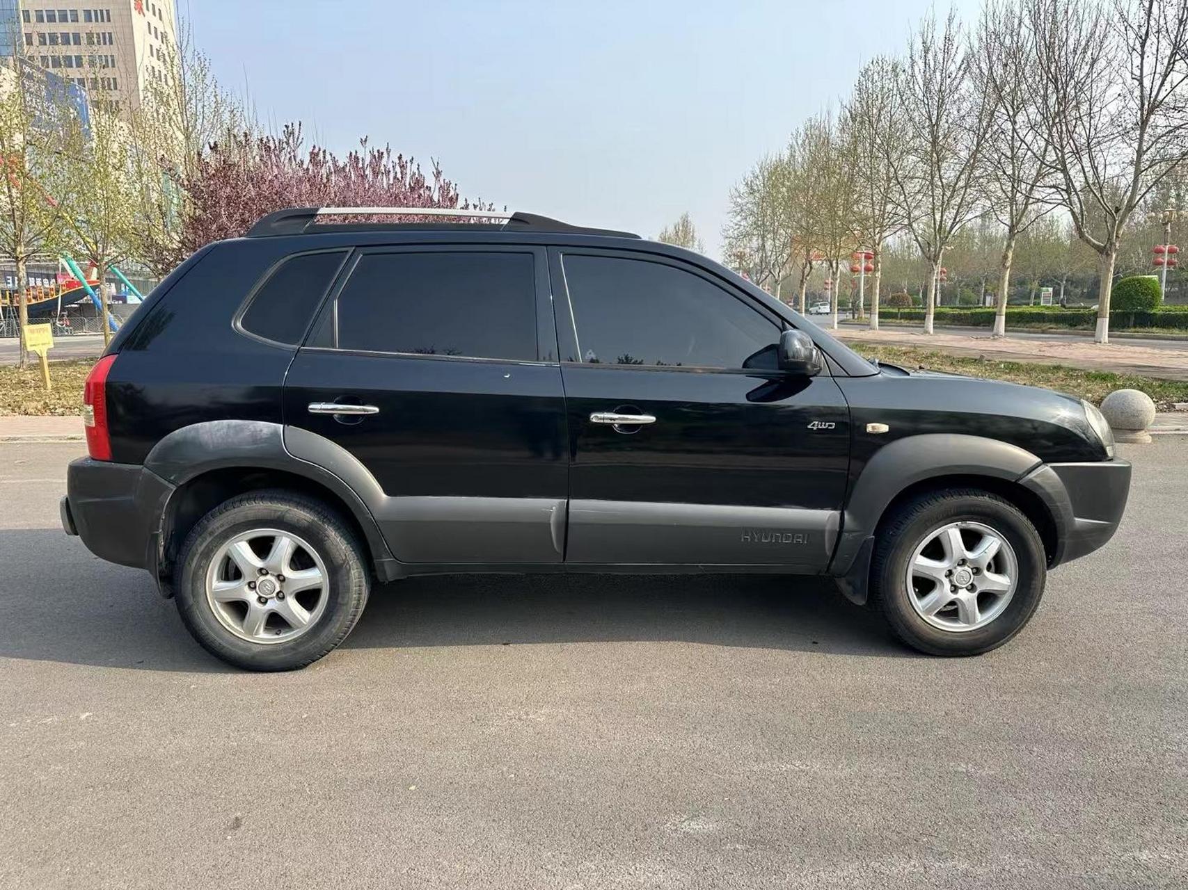 08年极品现代途胜,改装透镜大灯,自动挡2.7v6.