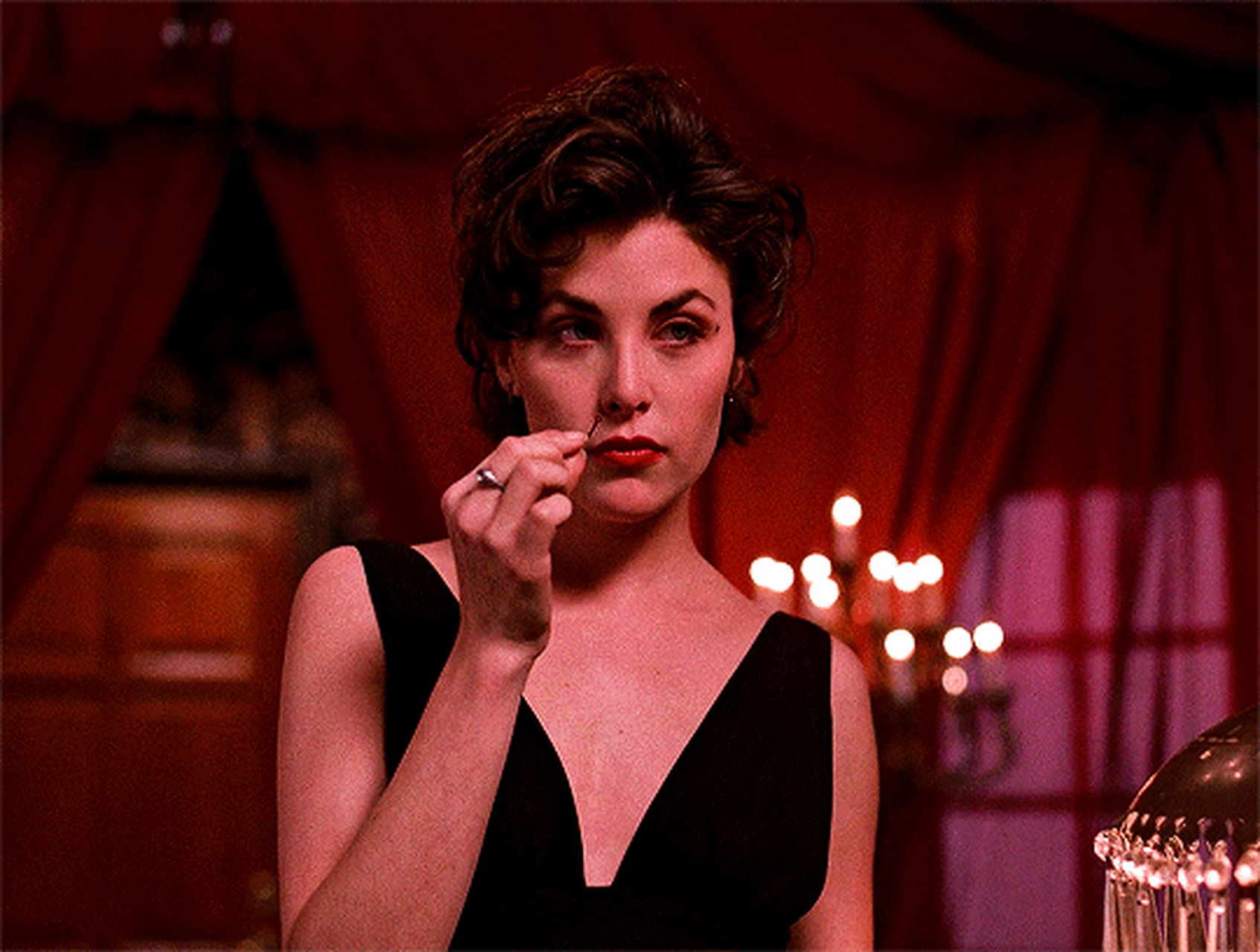 1990年美剧《双峰》里的雪琳·芬